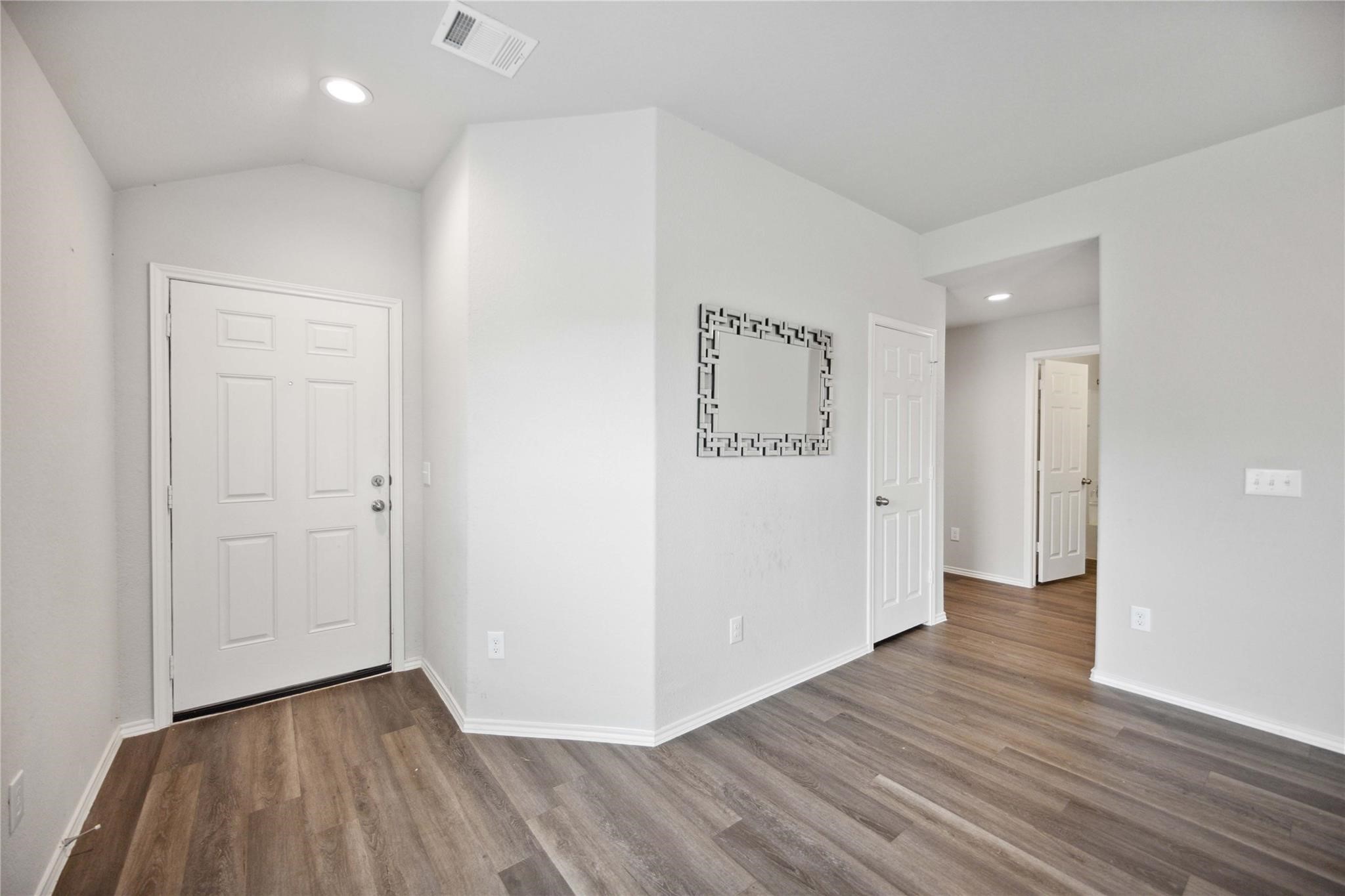 7907 Hollow Root Lane Property Photo 5