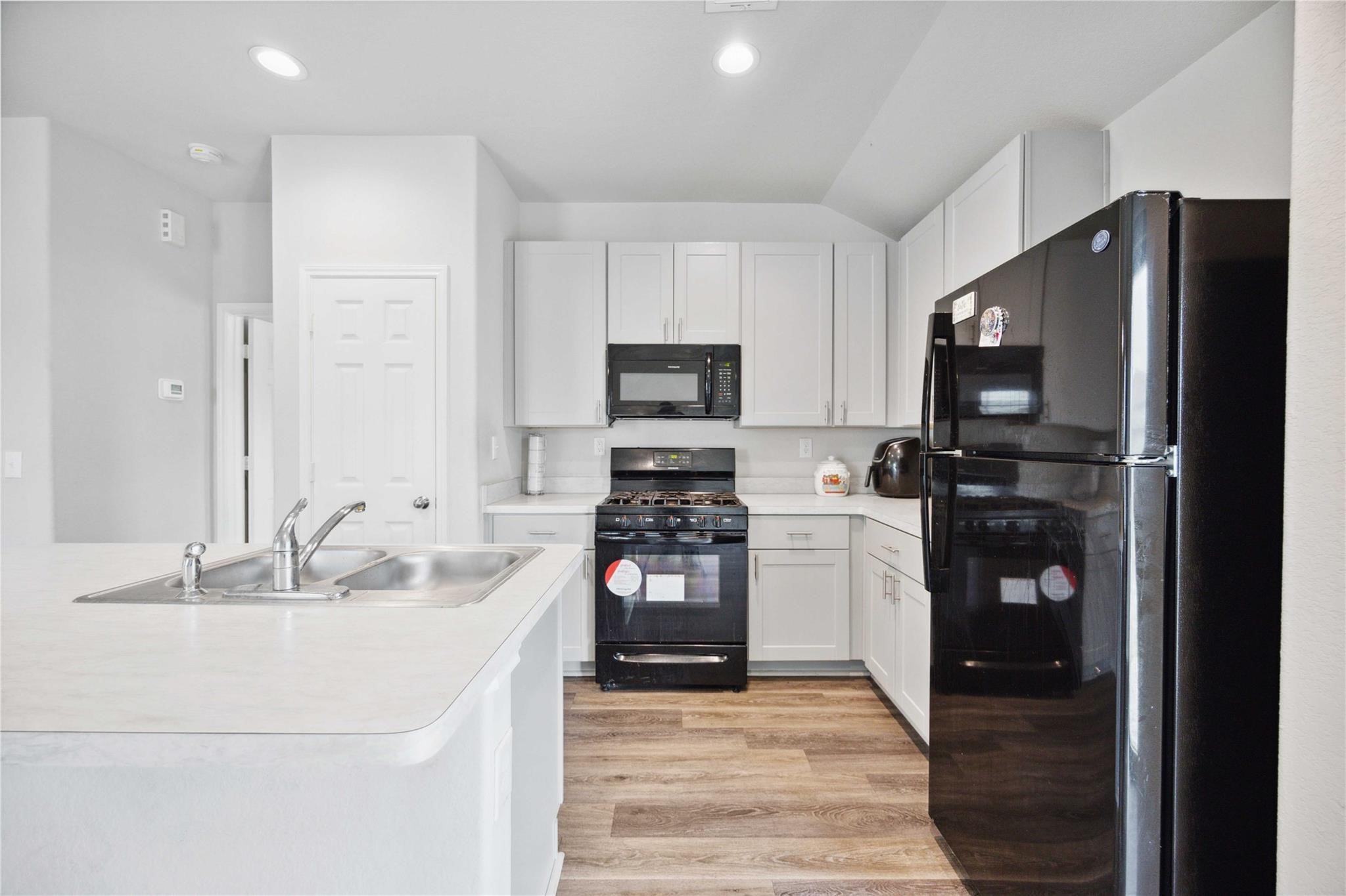 7907 Hollow Root Lane Property Photo 11