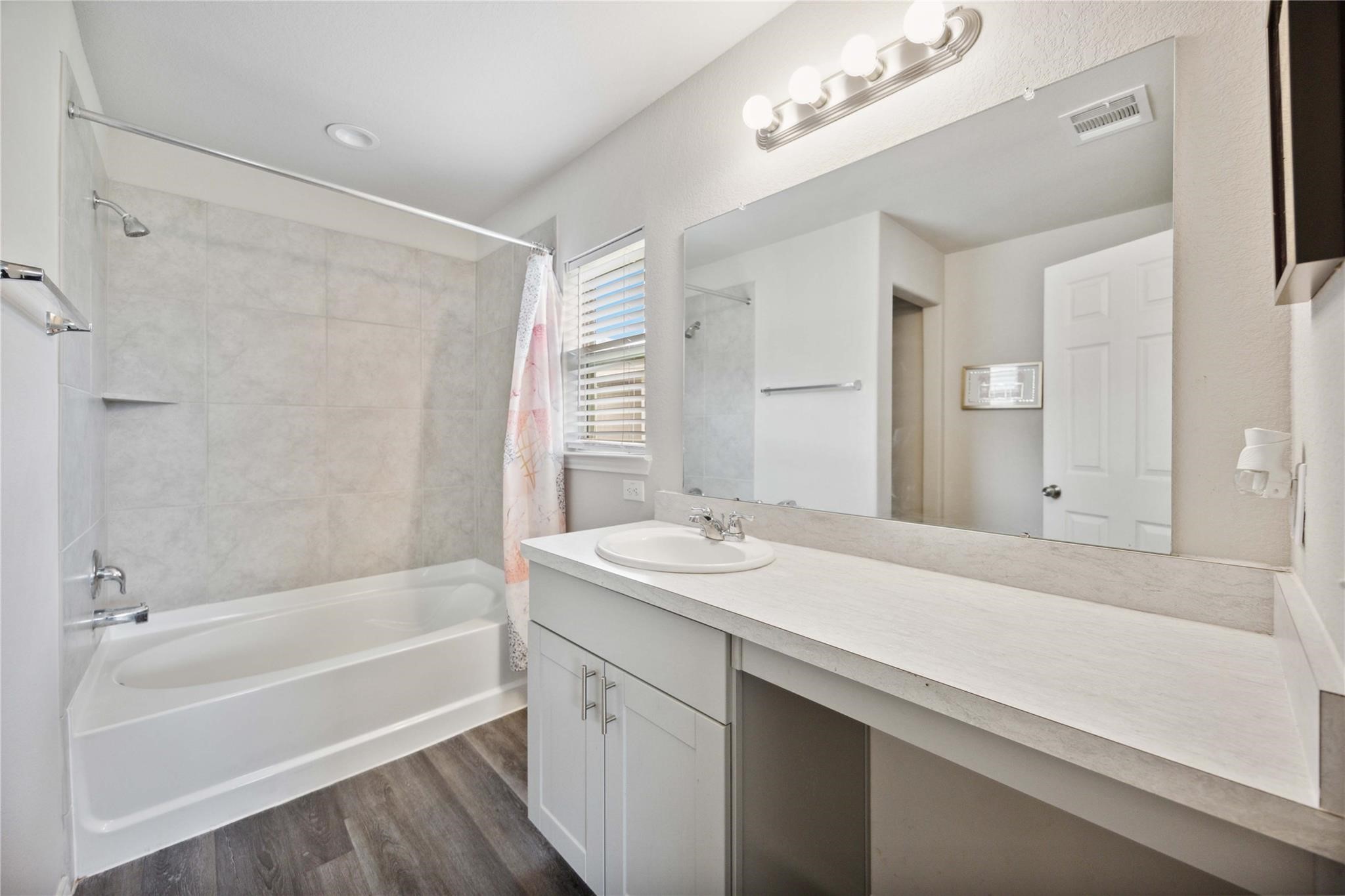 7907 Hollow Root Lane Property Photo 14