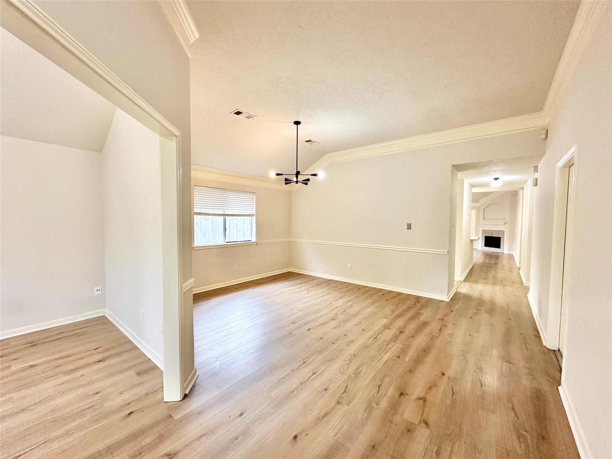 3907 Crystal Pass Court Property Photo 3