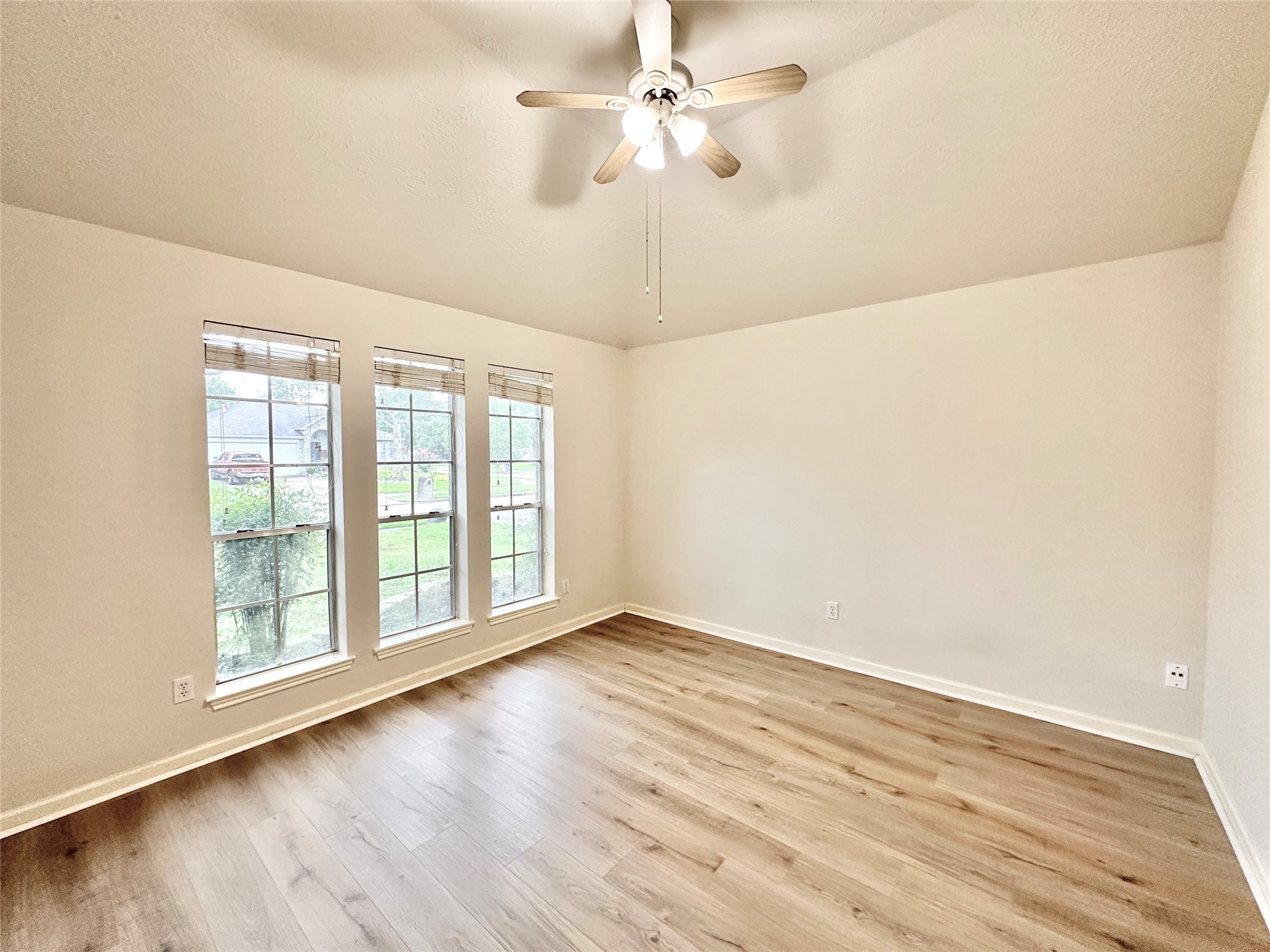 3907 Crystal Pass Court Property Photo 4