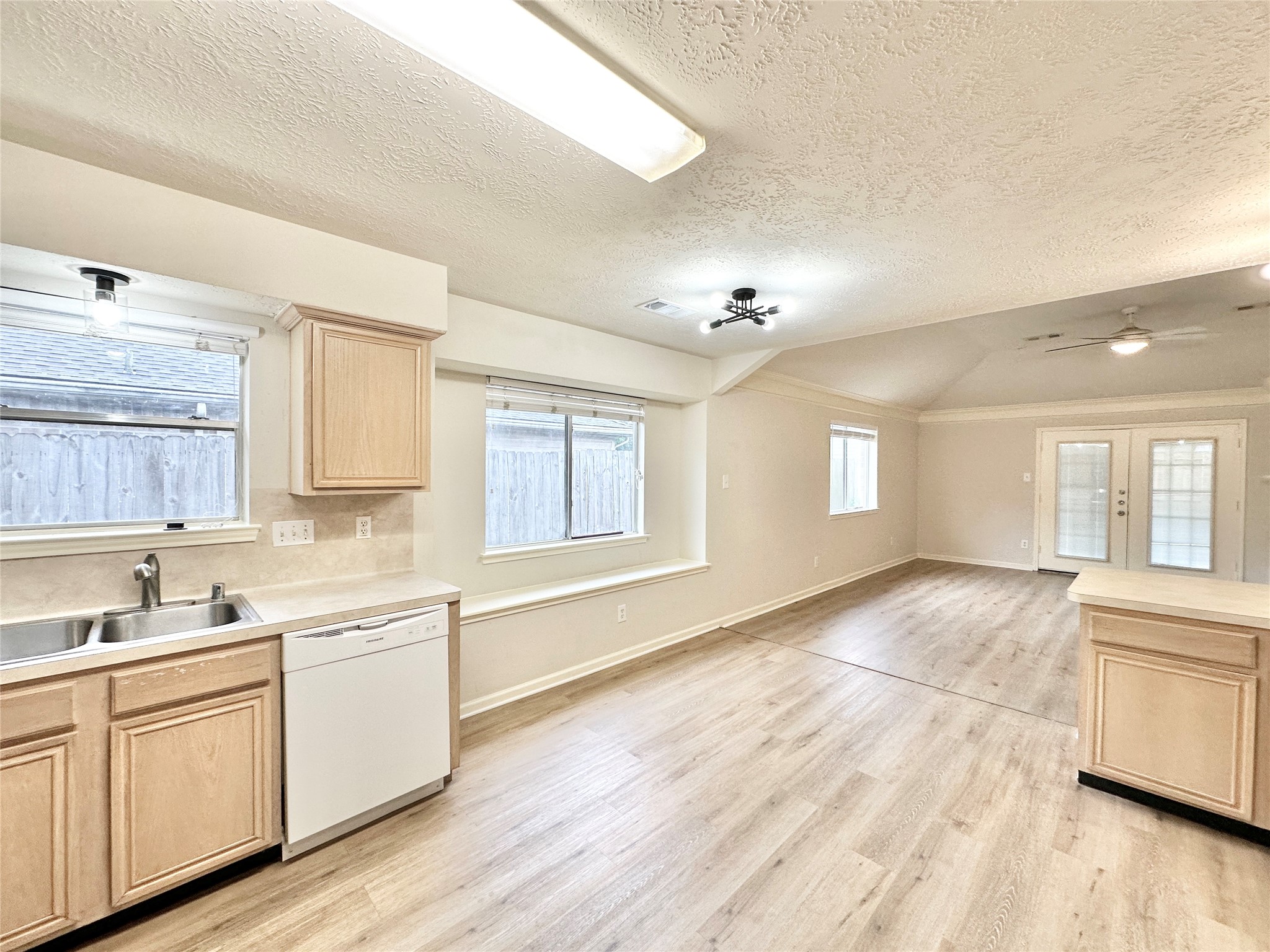 3907 Crystal Pass Court Property Photo 7