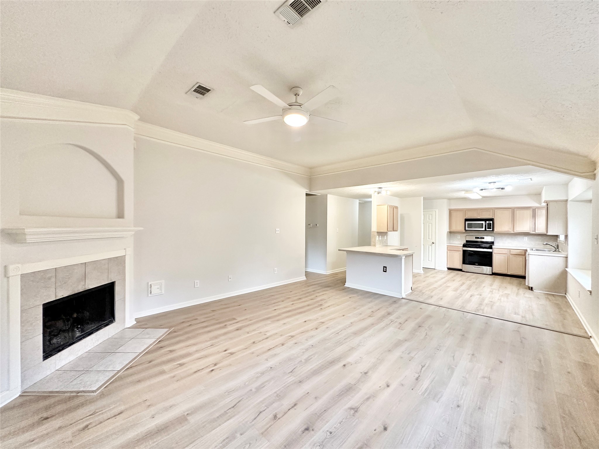 3907 Crystal Pass Court Property Photo 10