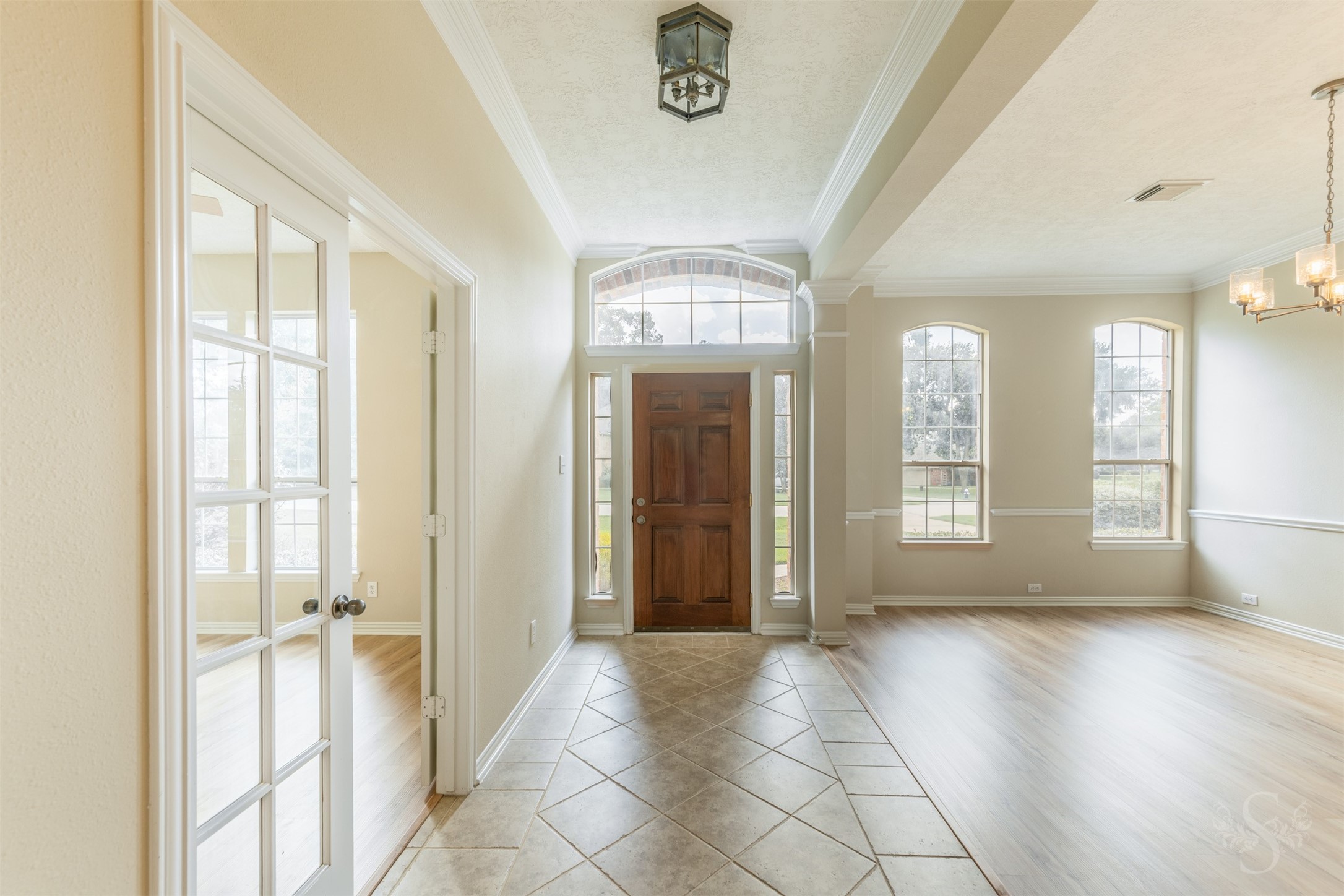 5010 Oxbow Circle E Property Photo 9