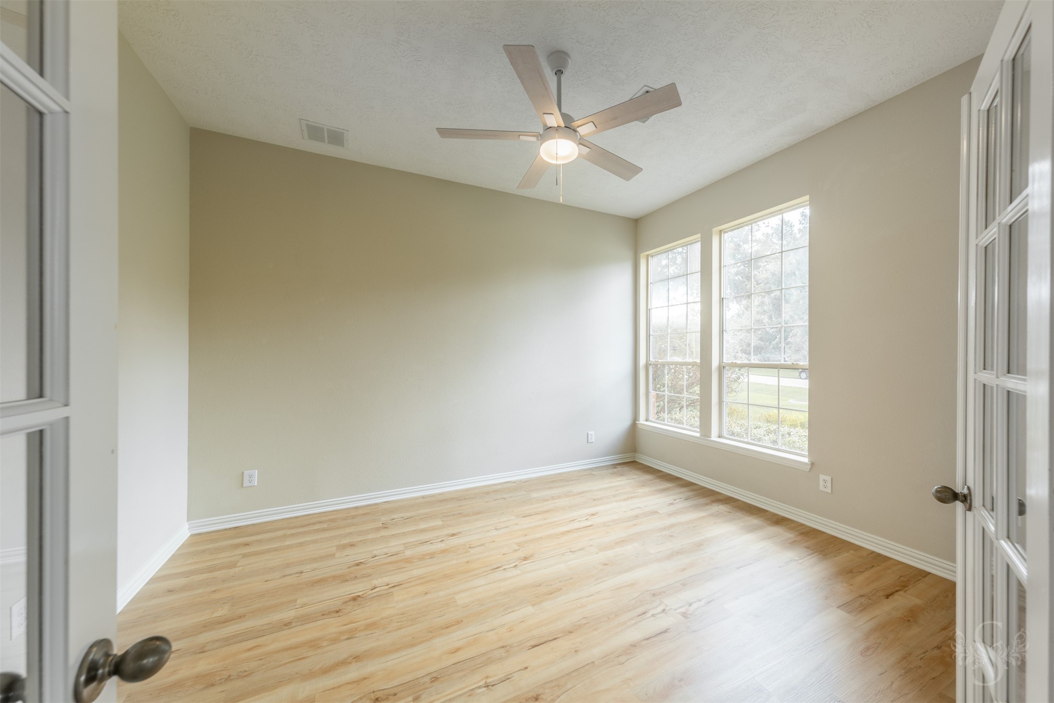 5010 Oxbow Circle E Property Photo 12