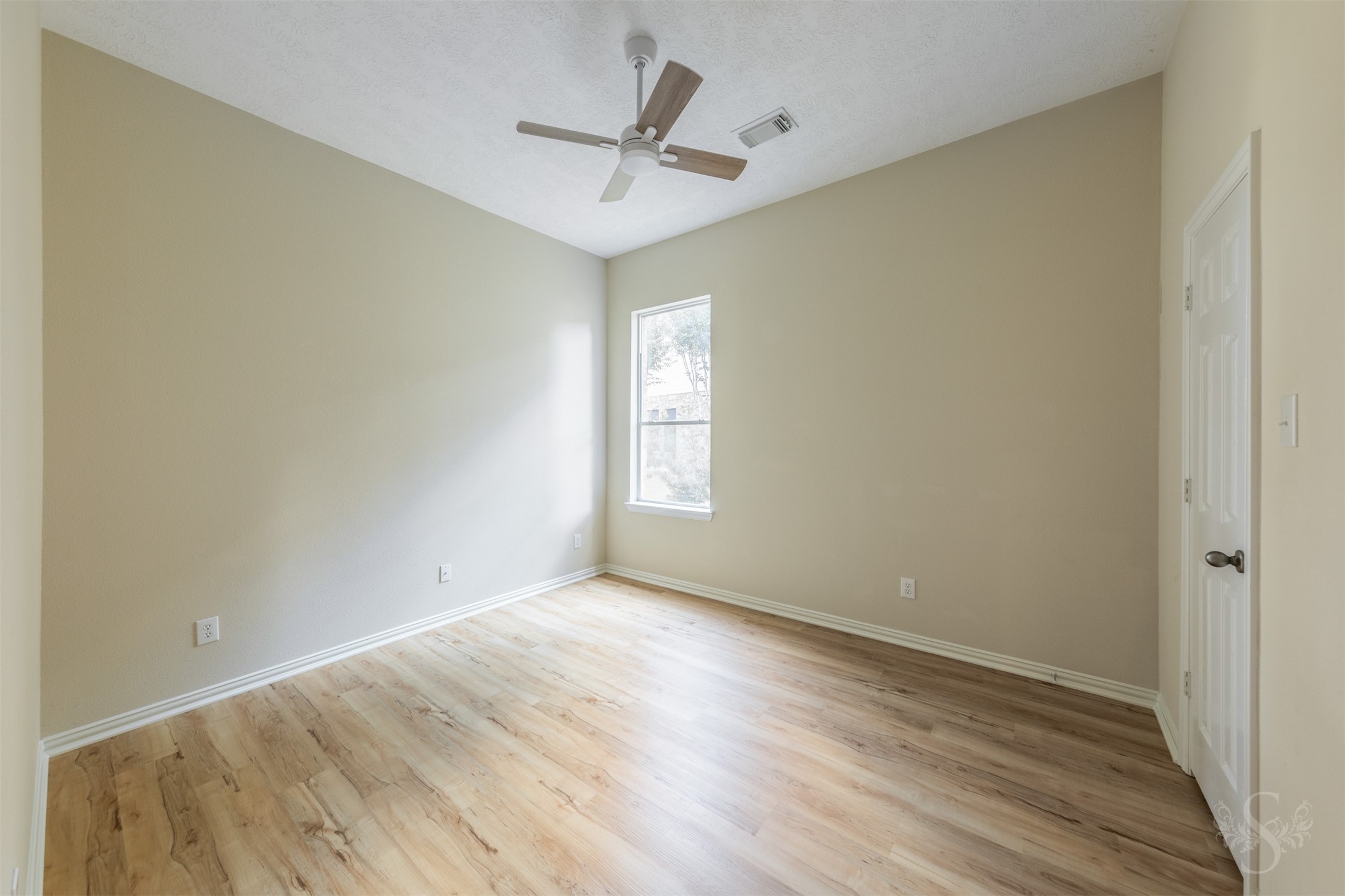 5010 Oxbow Circle E Property Photo 24