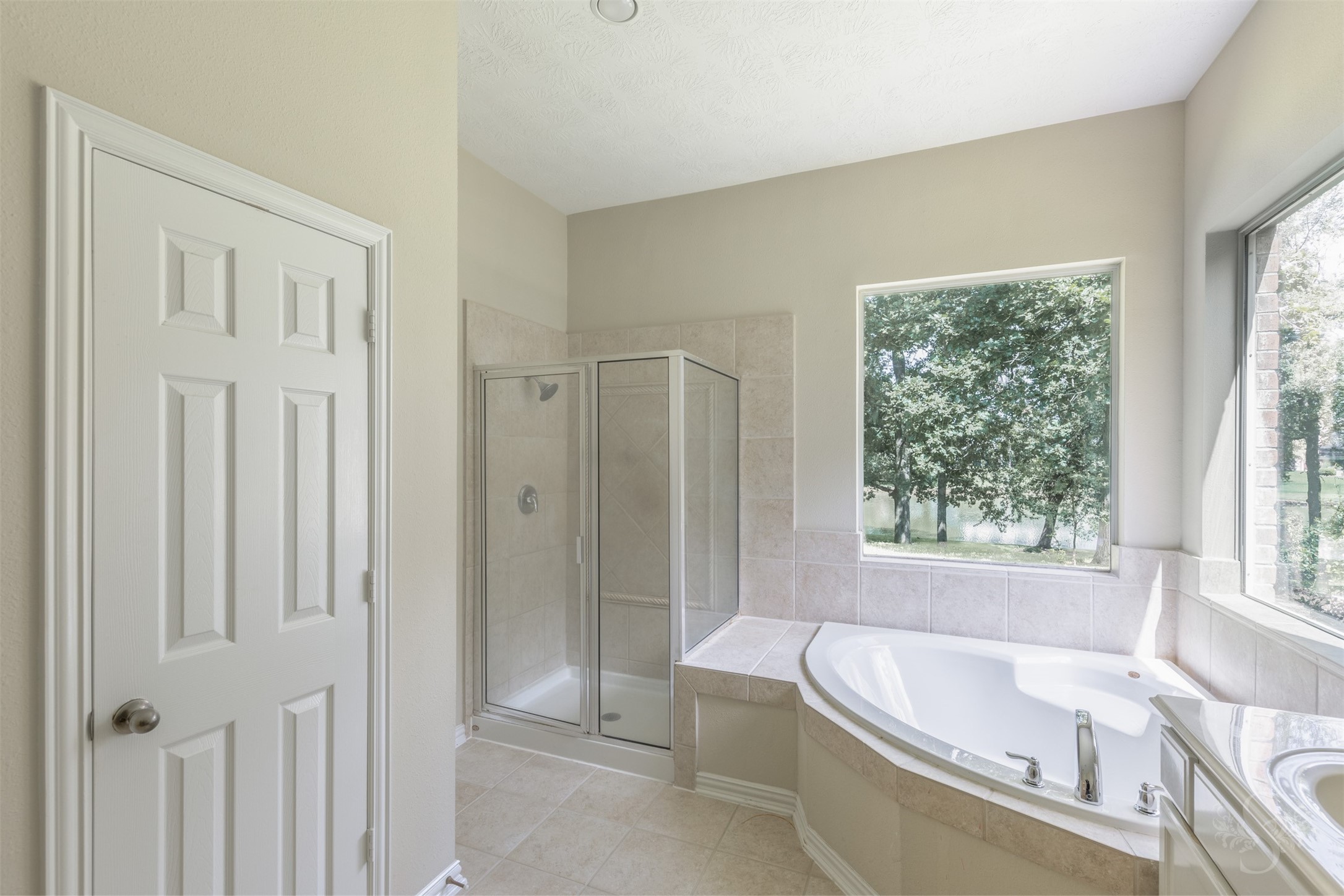5010 Oxbow Circle E Property Photo 34