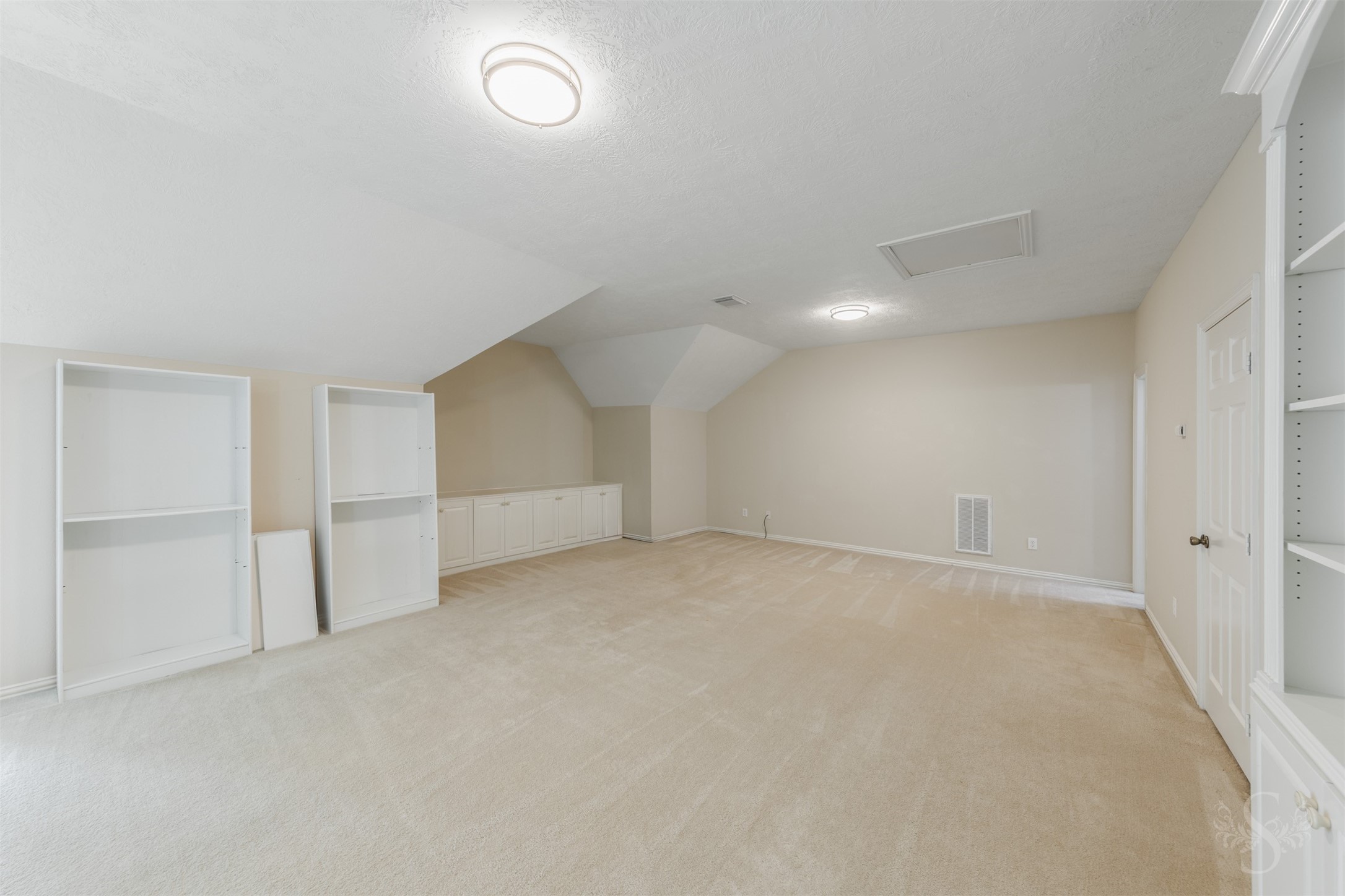 5010 Oxbow Circle E Property Photo 39