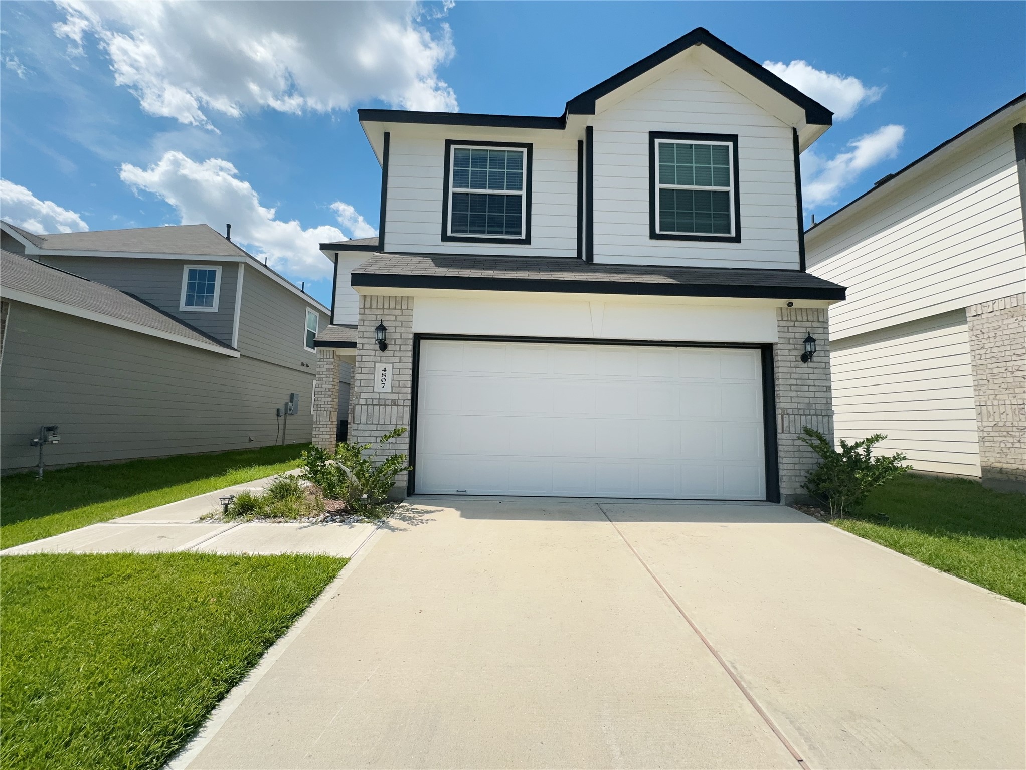 4807 Blue Jacaranda Way Property Photo 1