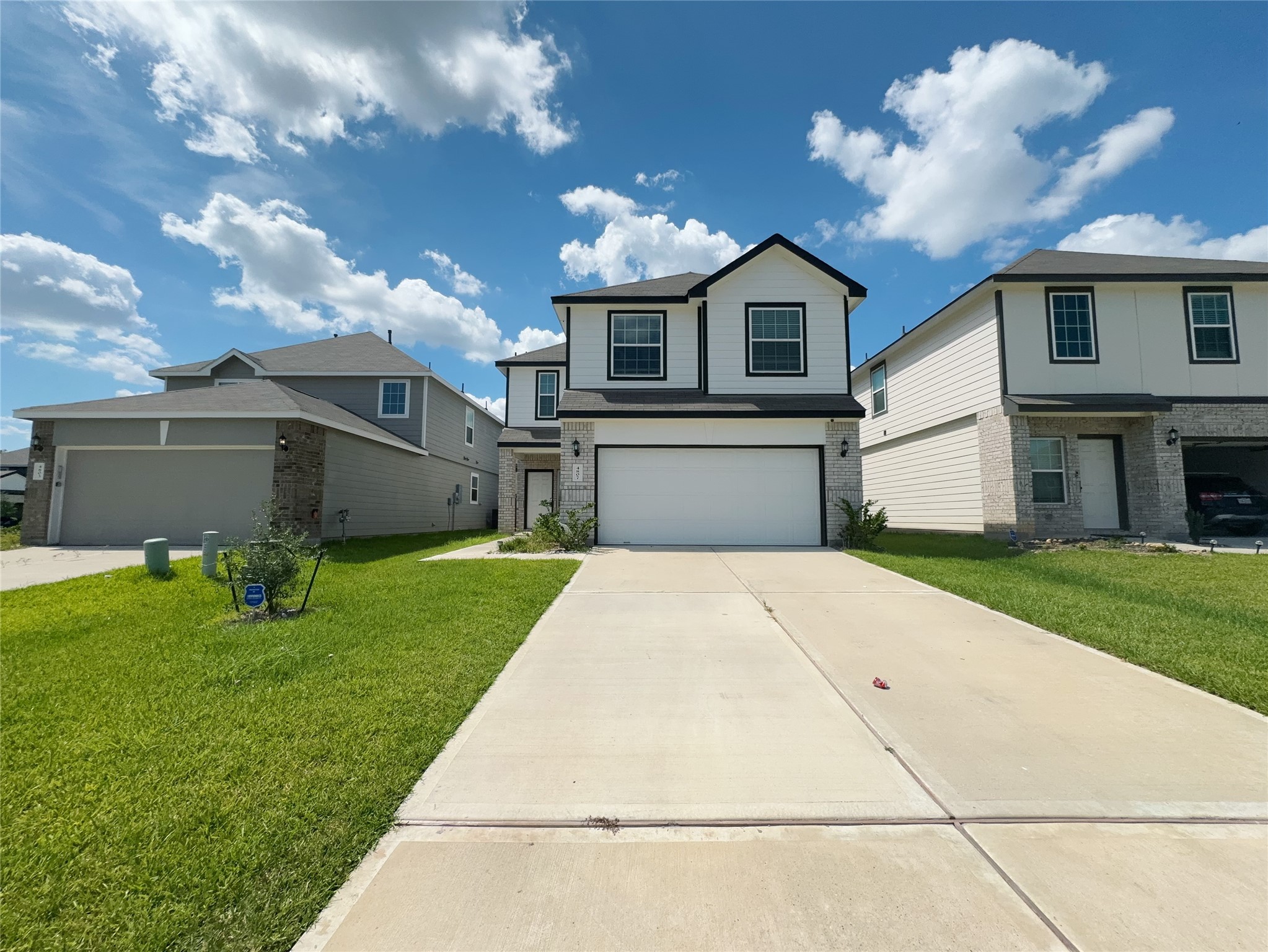 4807 Blue Jacaranda Way Property Photo 3