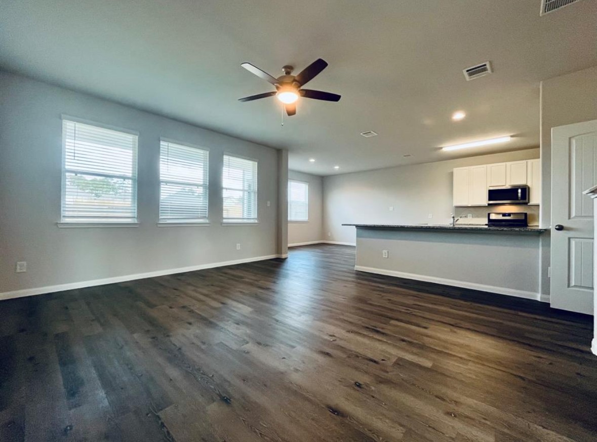 4807 Blue Jacaranda Way Property Photo 4