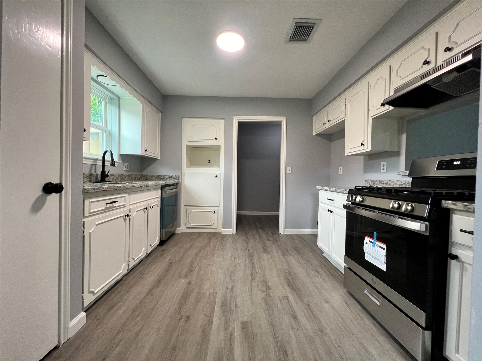 7110 Ensworth Drive Property Photo 14