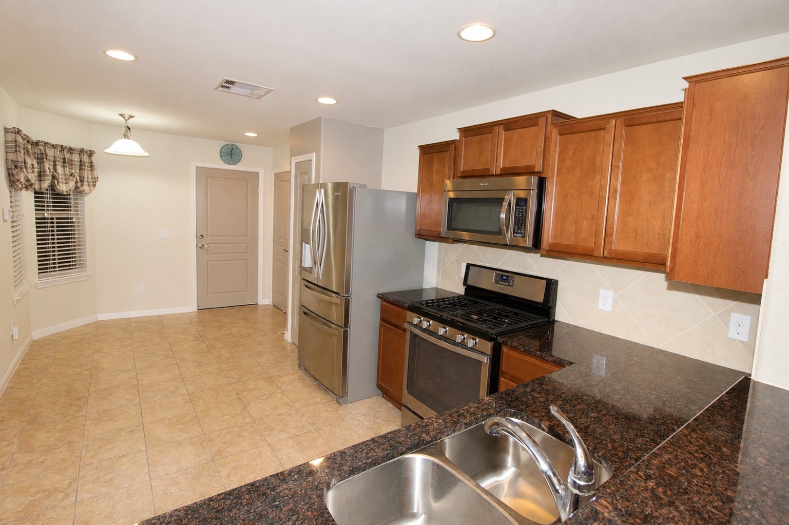 3306 Dandelion Drive Property Photo 4