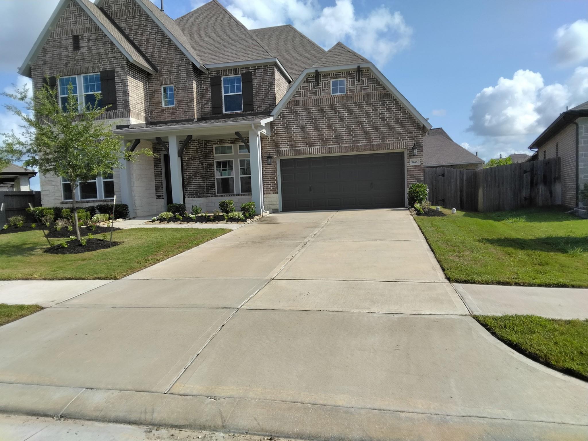 5607 Garnet Peak Lane Property Photo 2