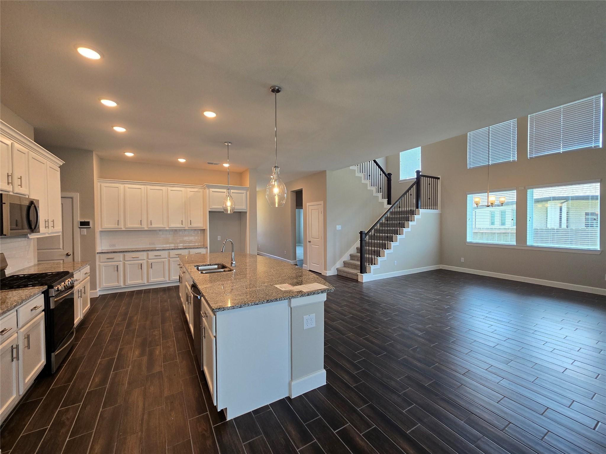 5607 Garnet Peak Lane Property Photo 17