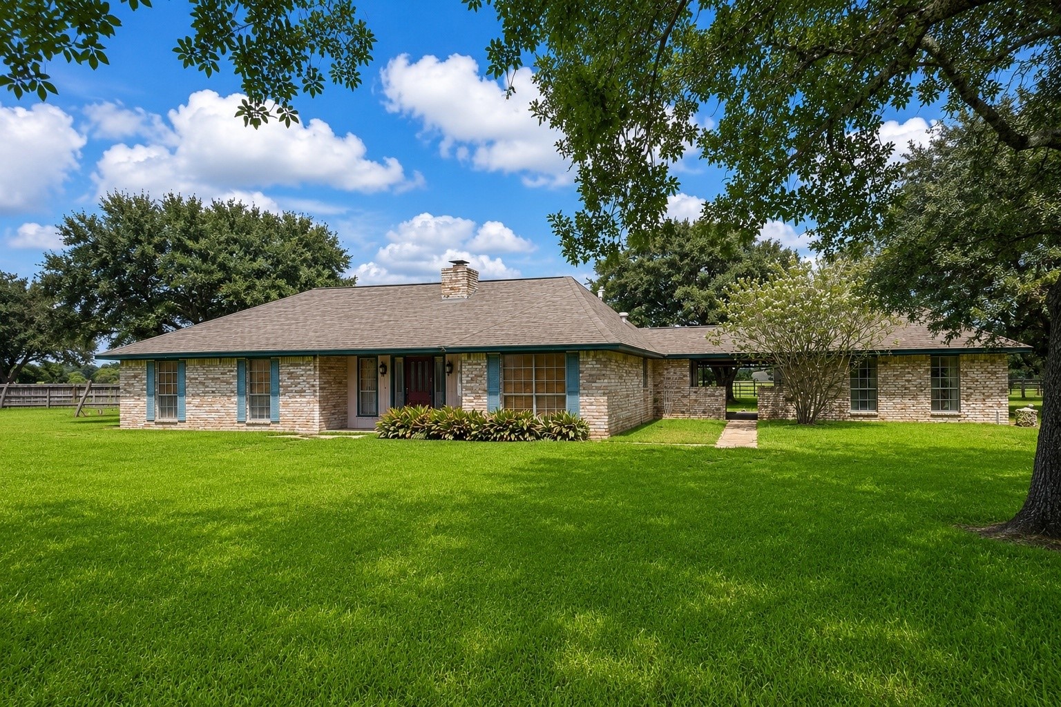 8696 Moravian Drive Property Photo 1