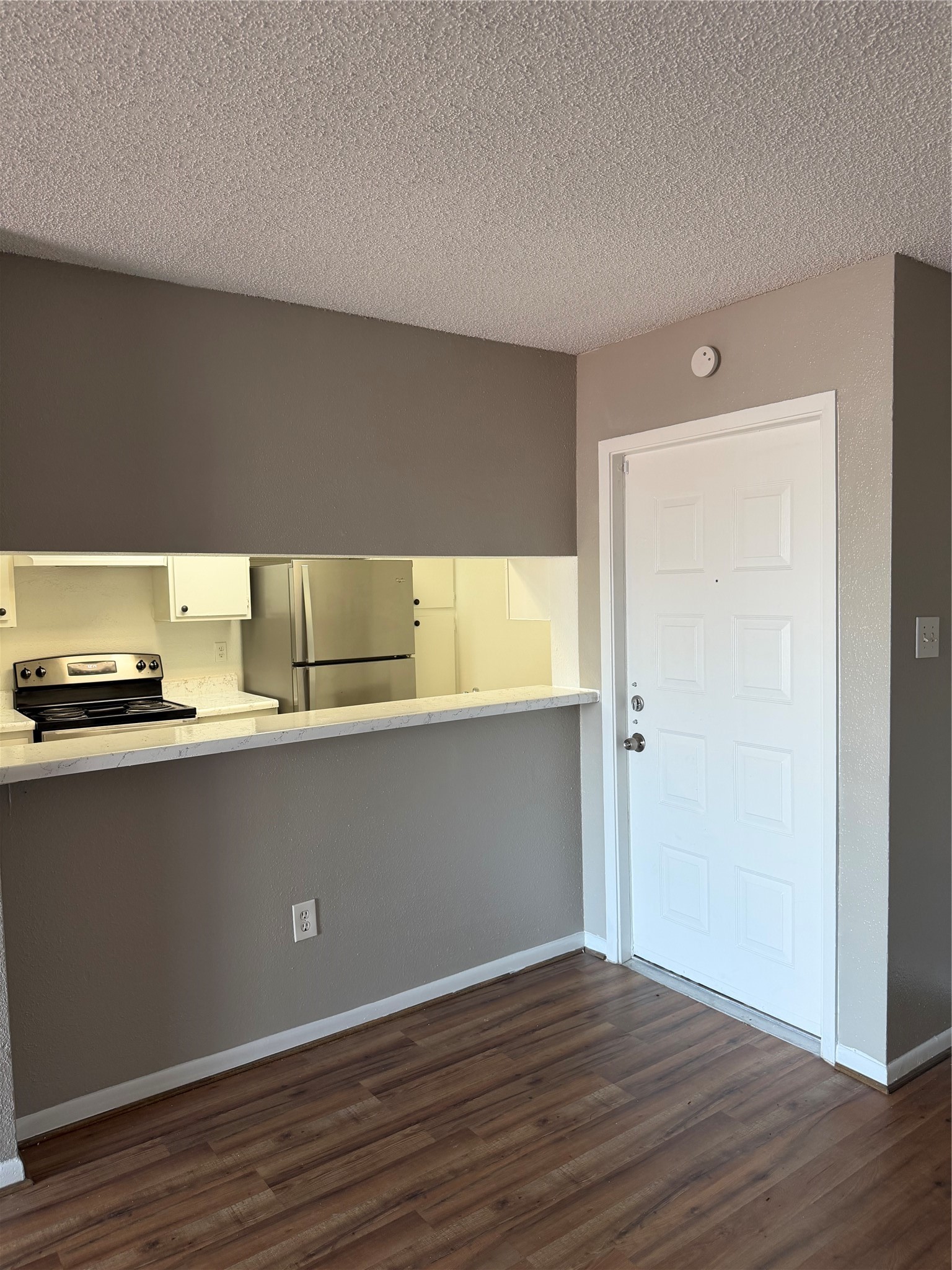 2816 S Bartell Drive Property Photo 3