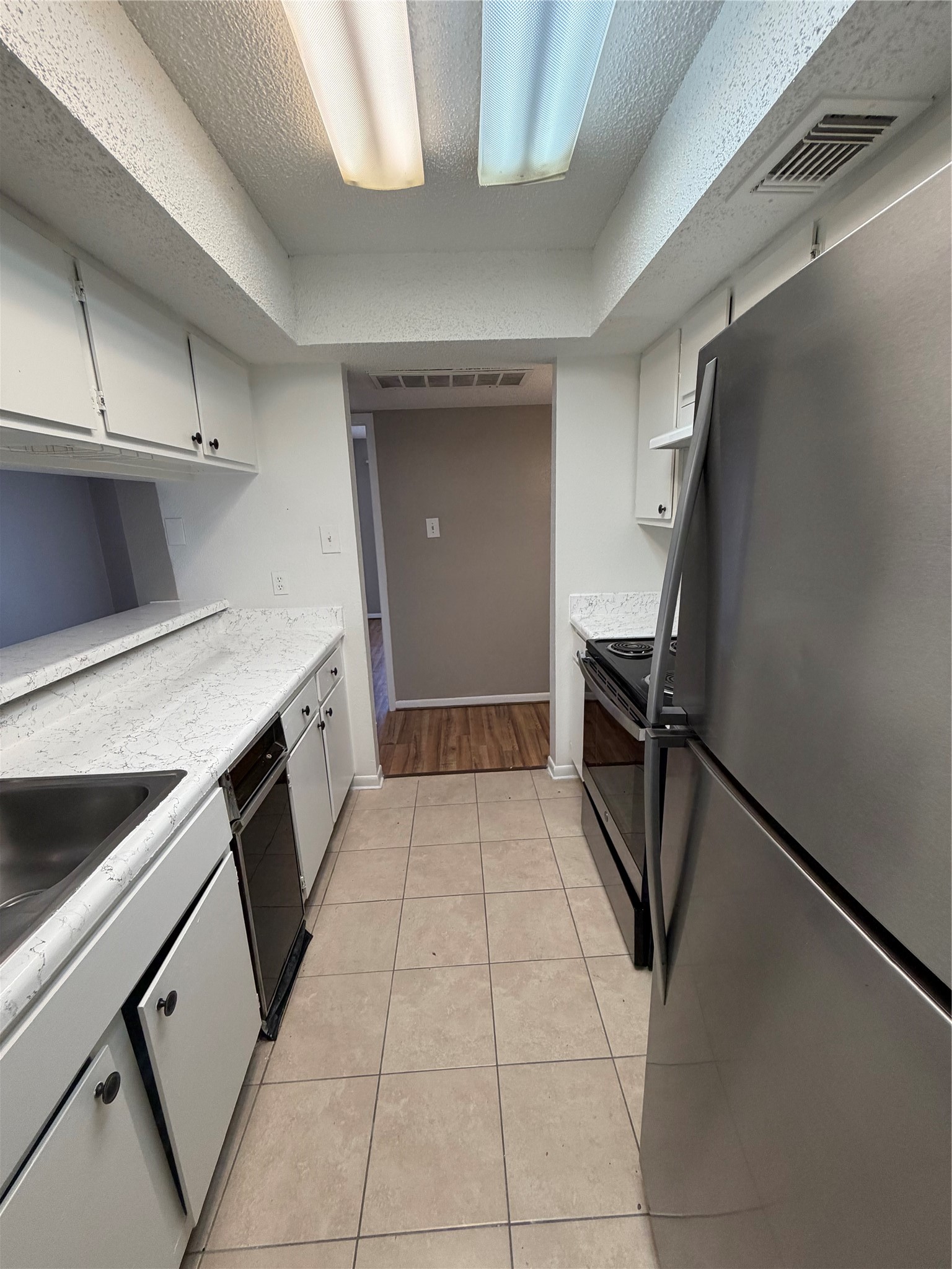 2816 S Bartell Drive Property Photo 9