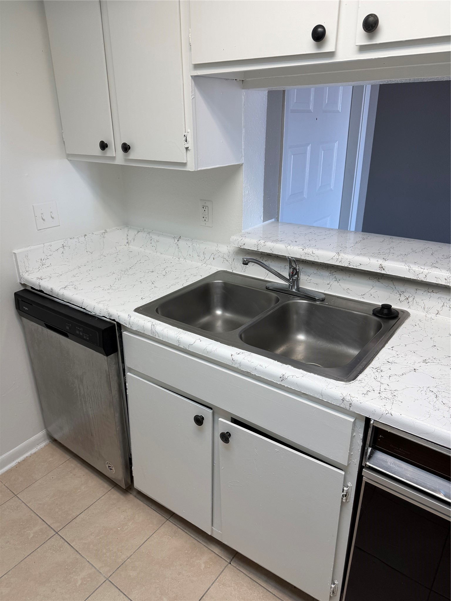 2816 S Bartell Drive Property Photo 10