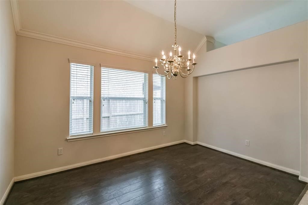 5911 Mettler Lane Property Photo 4