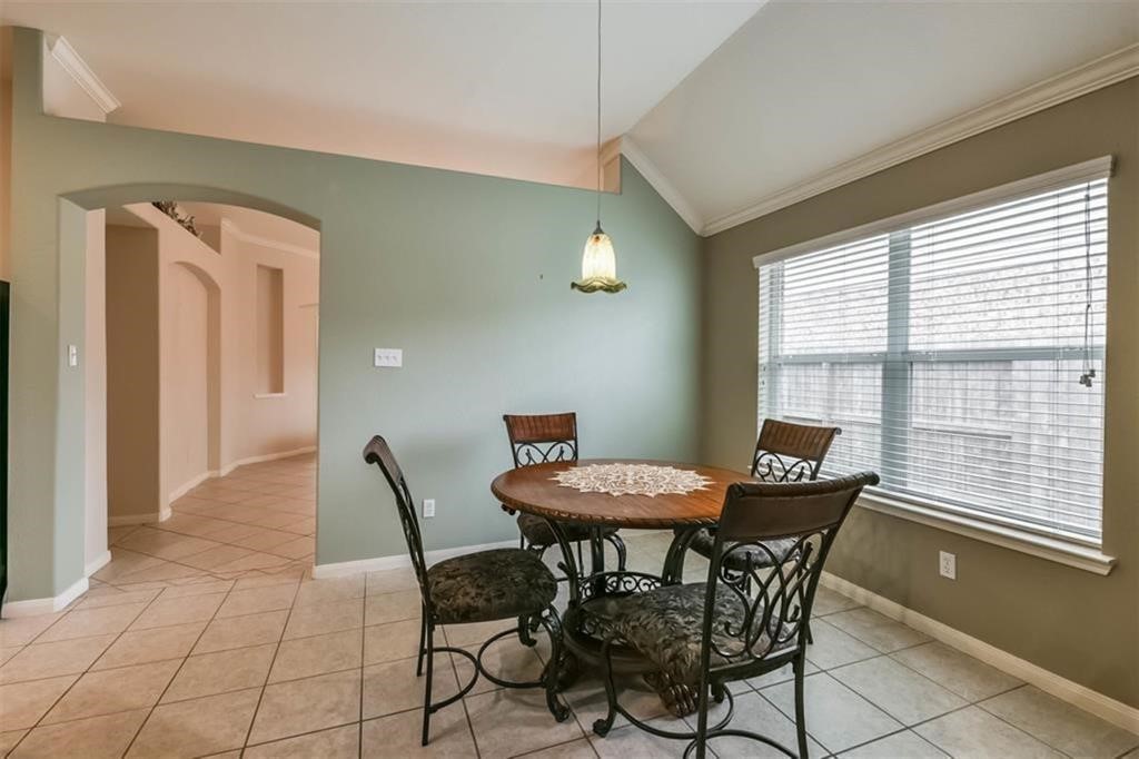 5911 Mettler Lane Property Photo 9