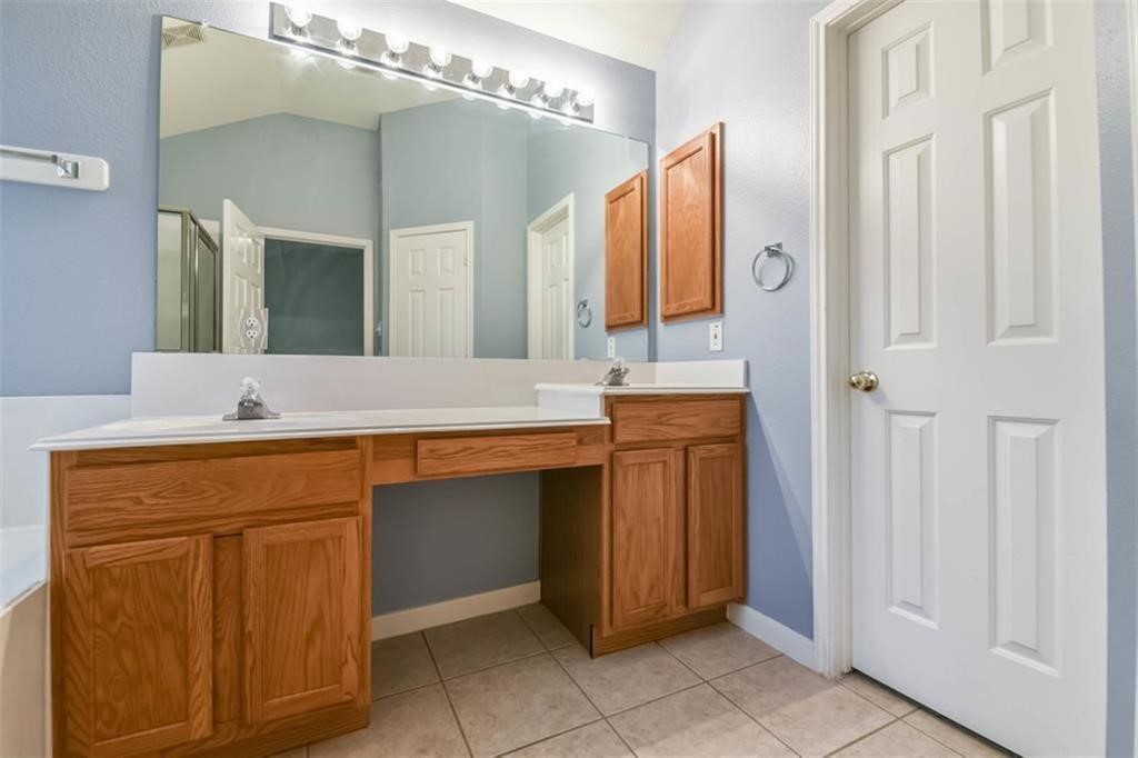 5911 Mettler Lane Property Photo 13