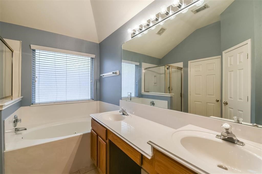 5911 Mettler Lane Property Photo 13