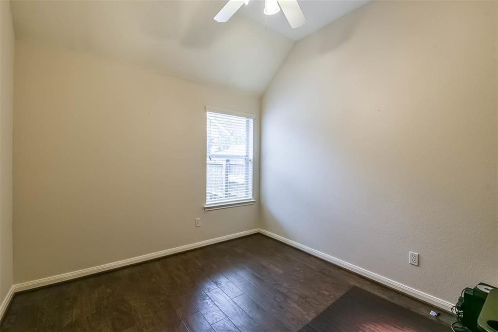 5911 Mettler Lane Property Photo 16