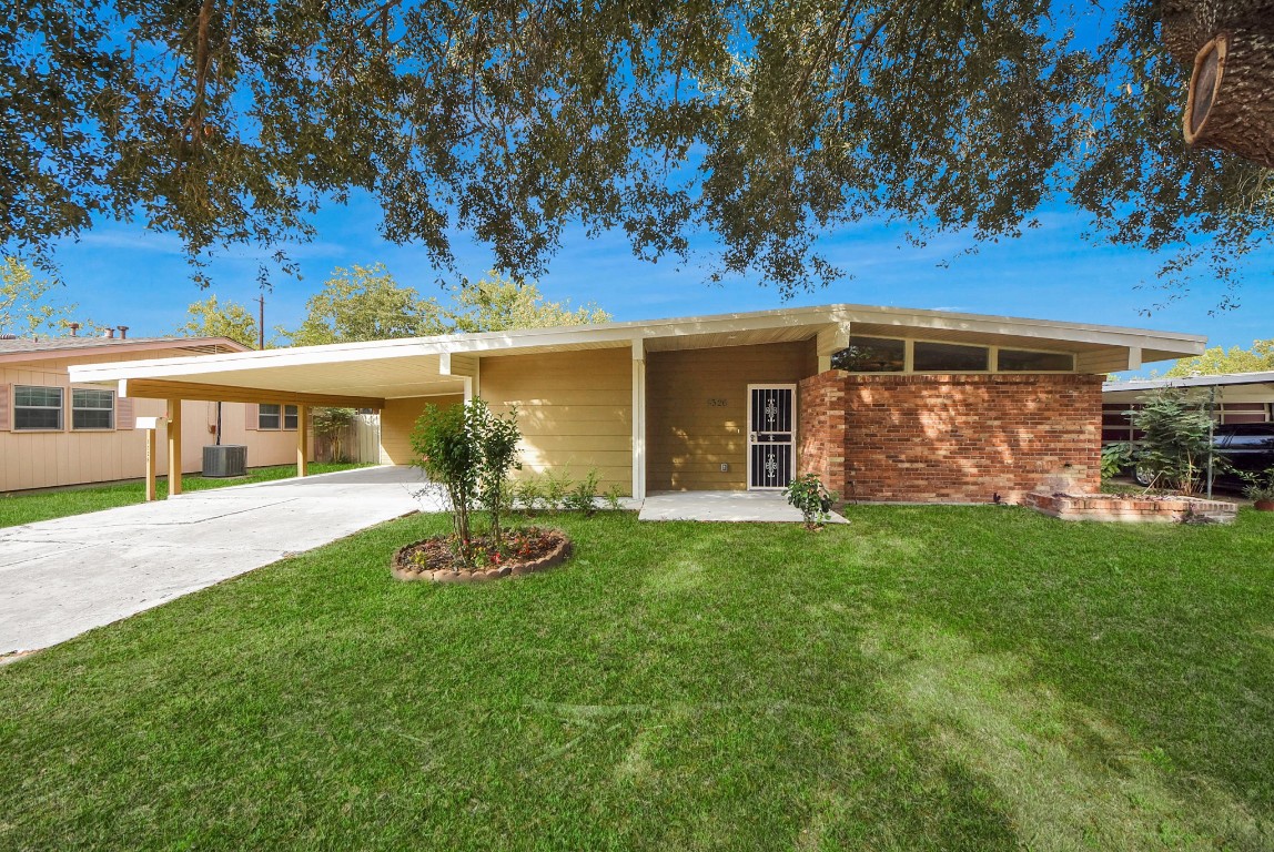 5326 Heatherbrook Drive Property Photo 2