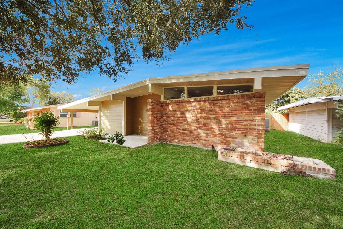 5326 Heatherbrook Drive Property Photo 3