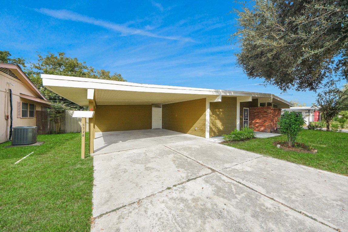 5326 Heatherbrook Drive Property Photo 4