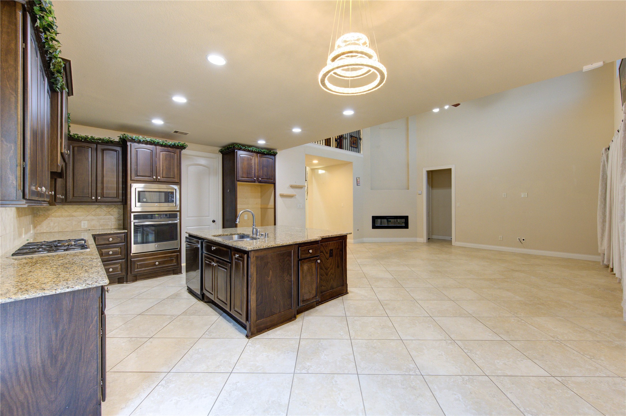 11227 Dunstan Hill Drive Property Photo 17