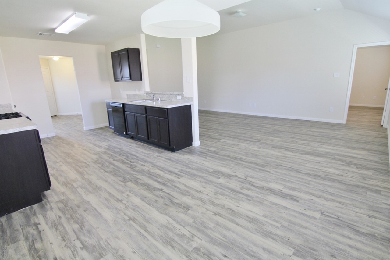 11 Leisure Shore Court Property Photo 5