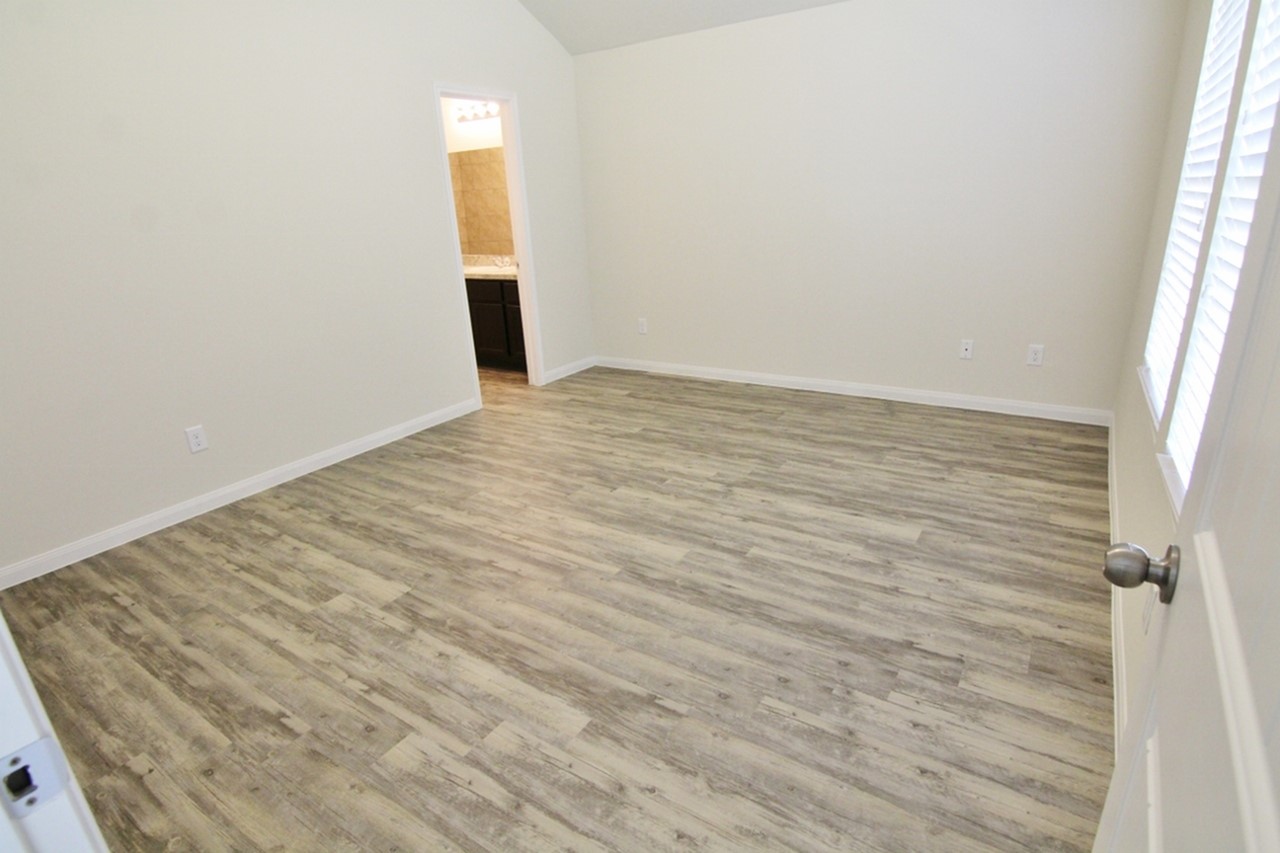 11 Leisure Shore Court Property Photo 10