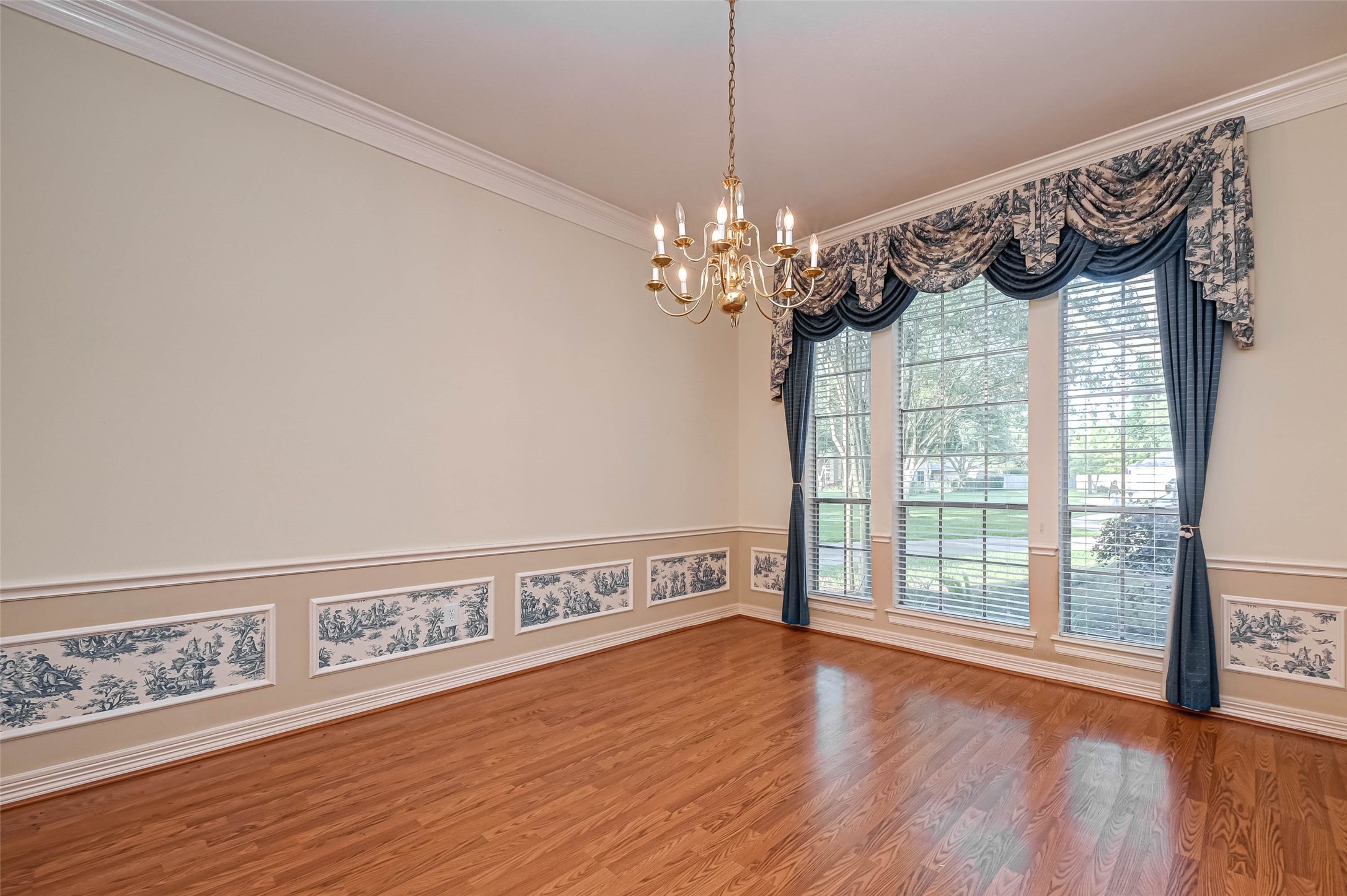 4502 Devonshire Street Property Photo 4