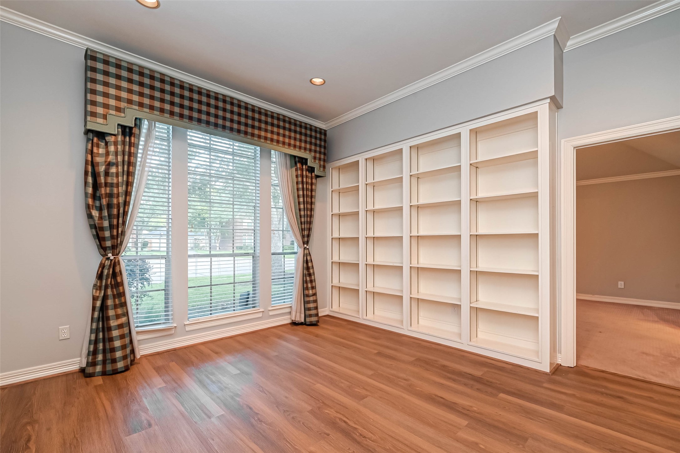 4502 Devonshire Street Property Photo 10