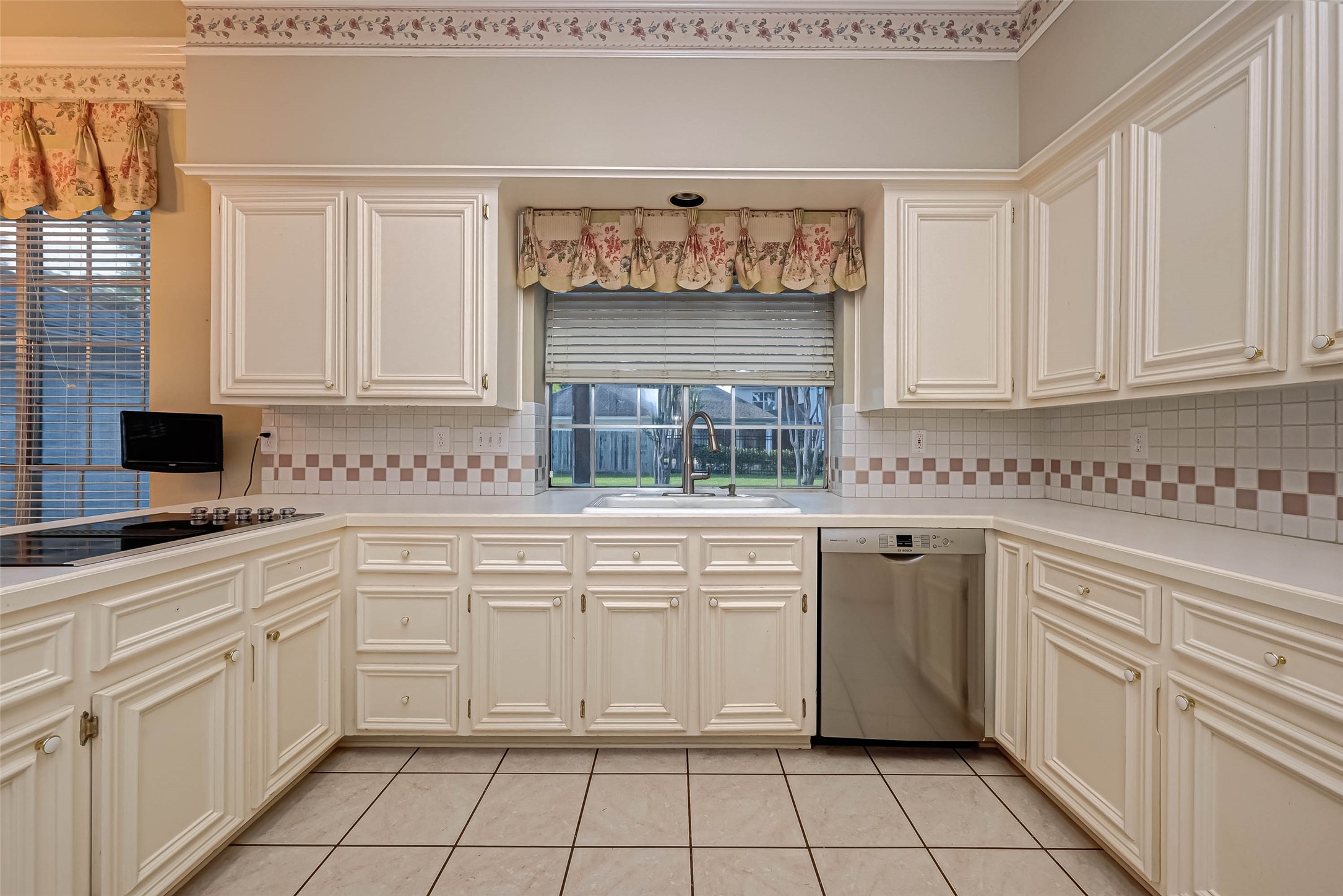 4502 Devonshire Street Property Photo 14