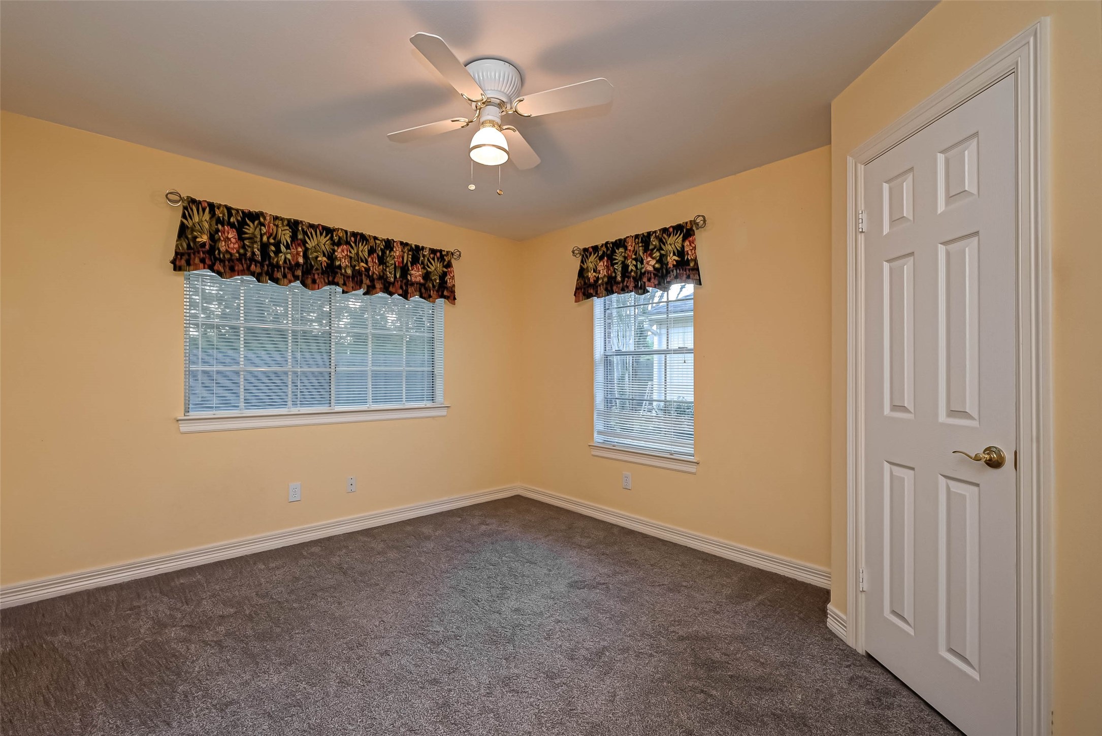 4502 Devonshire Street Property Photo 24