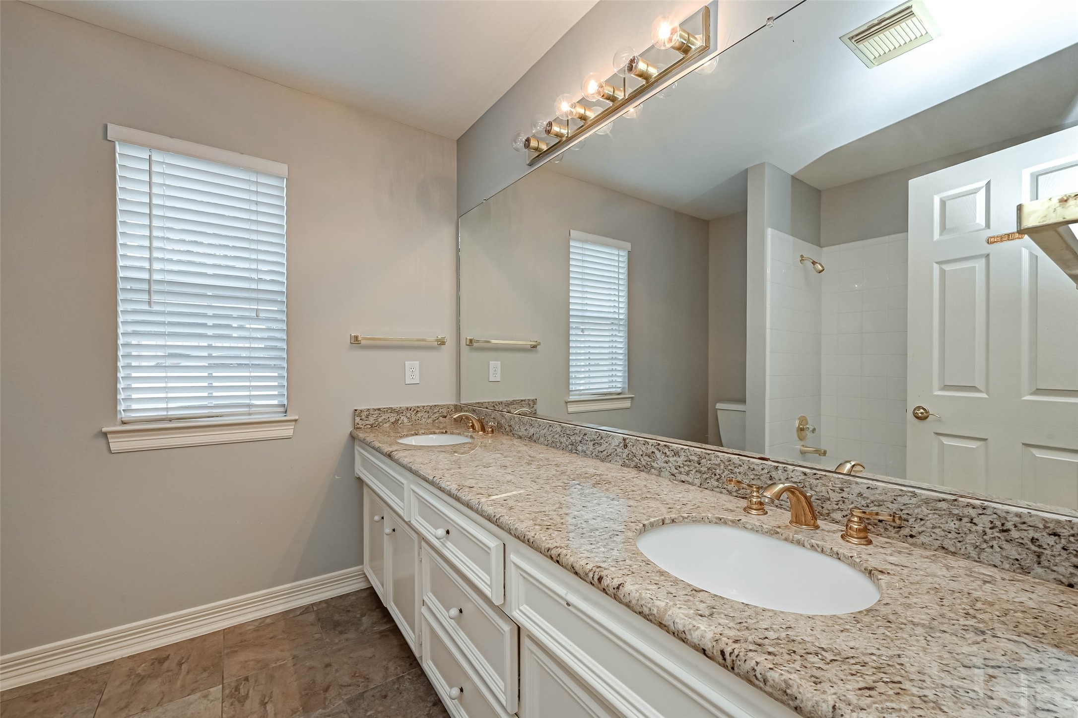 4502 Devonshire Street Property Photo 26