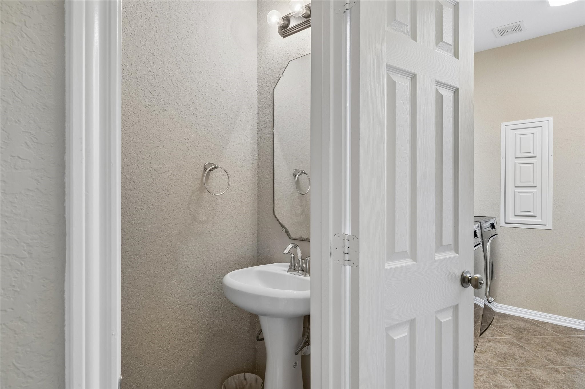 6127 Moran Crest Drive Property Photo 18