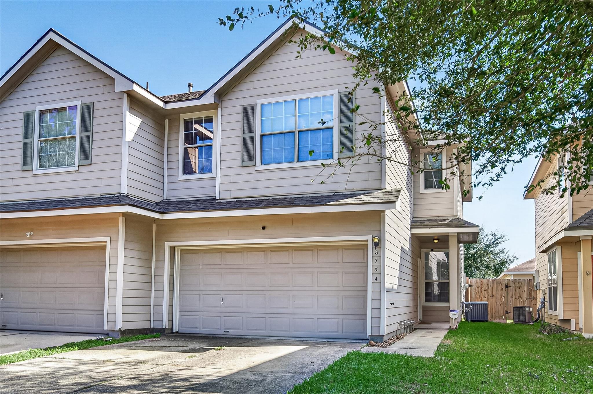 8734 Thistlemoor Lane, Houston TX 77044 Property Photo 1