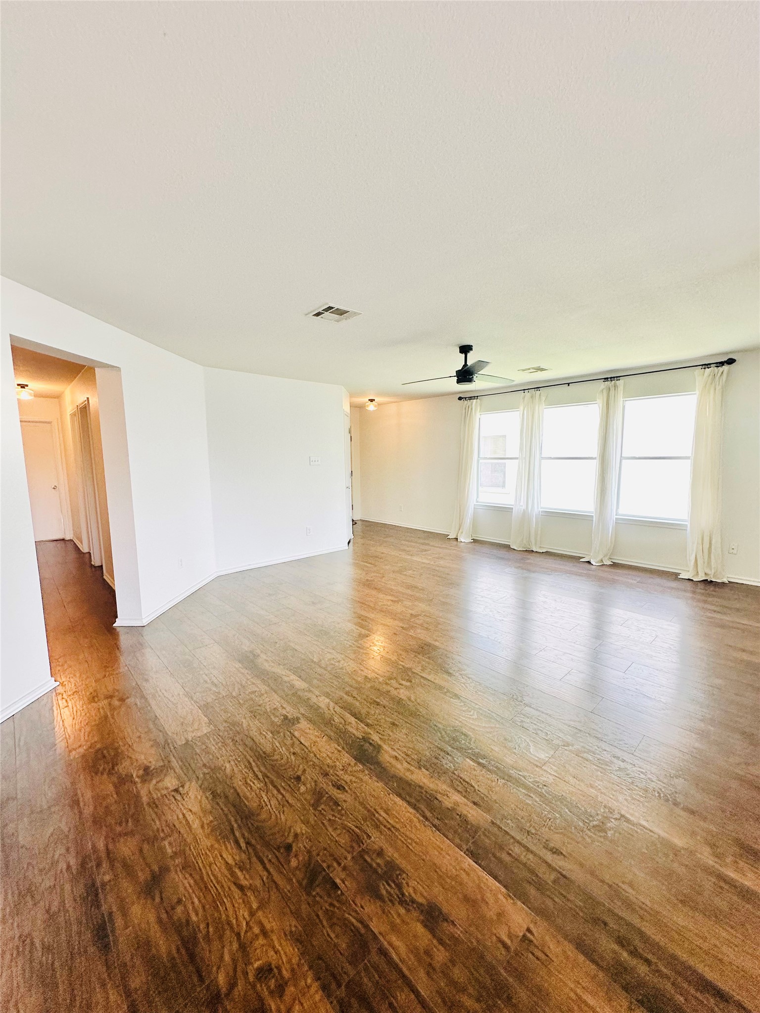 602 Lavaca Loop Property Photo 5