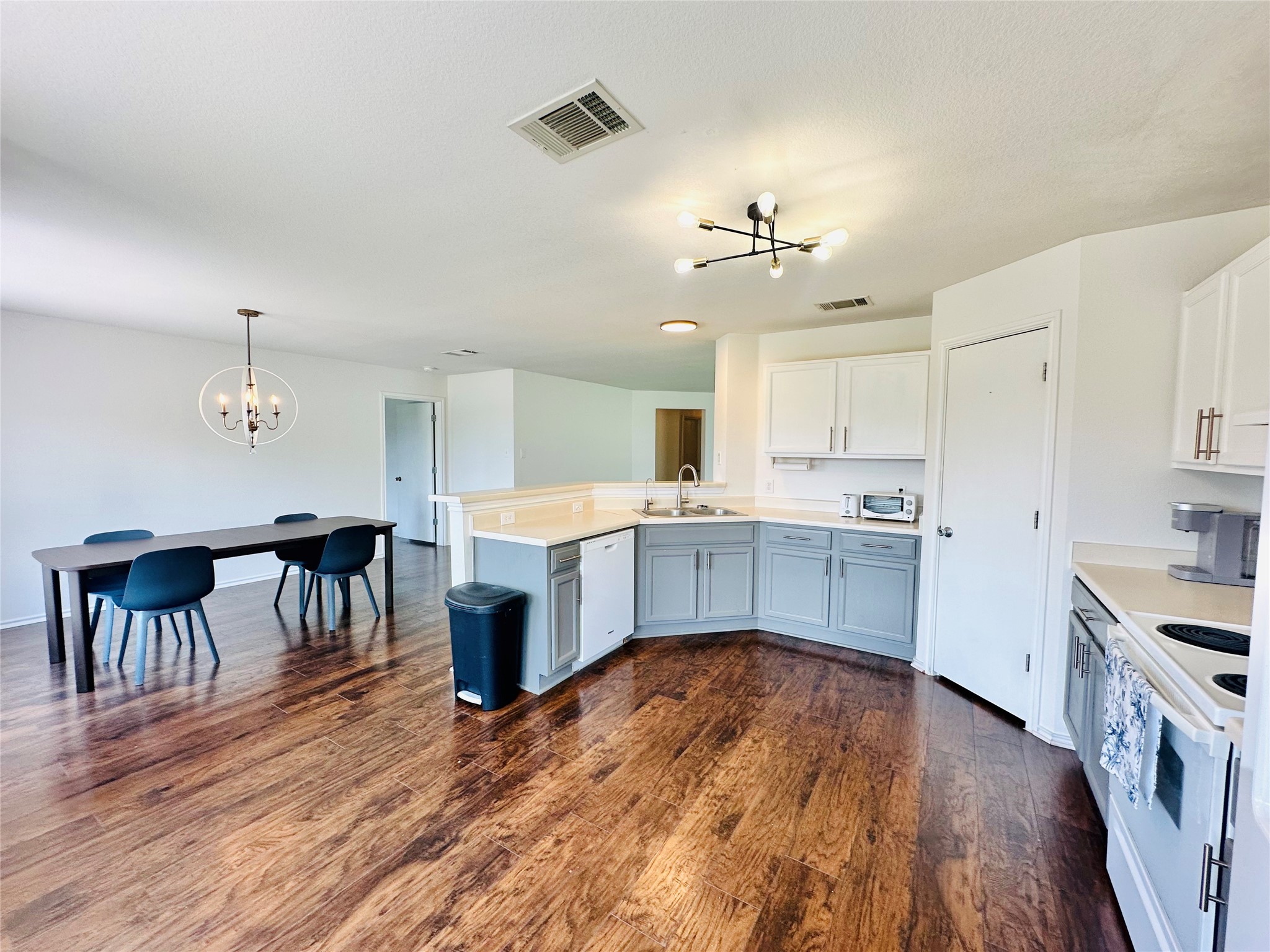 602 Lavaca Loop Property Photo 10