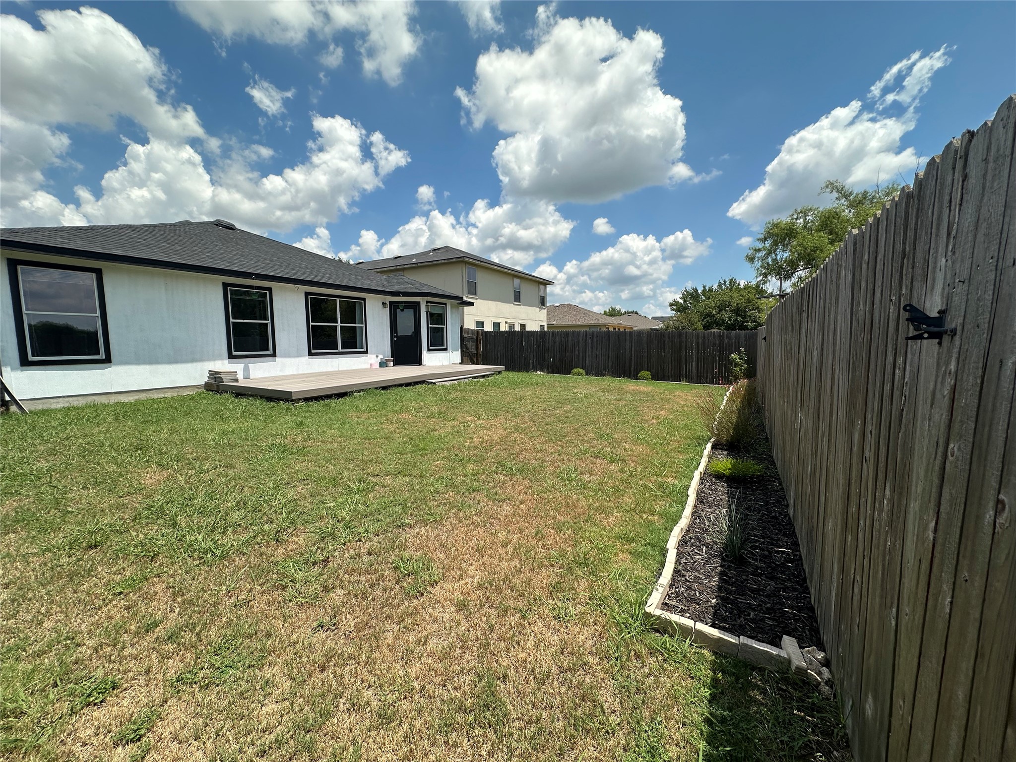 602 Lavaca Loop Property Photo 26