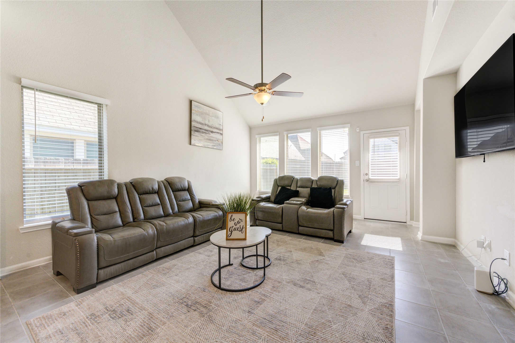 20522 Laila Manor Lane Property Photo 4