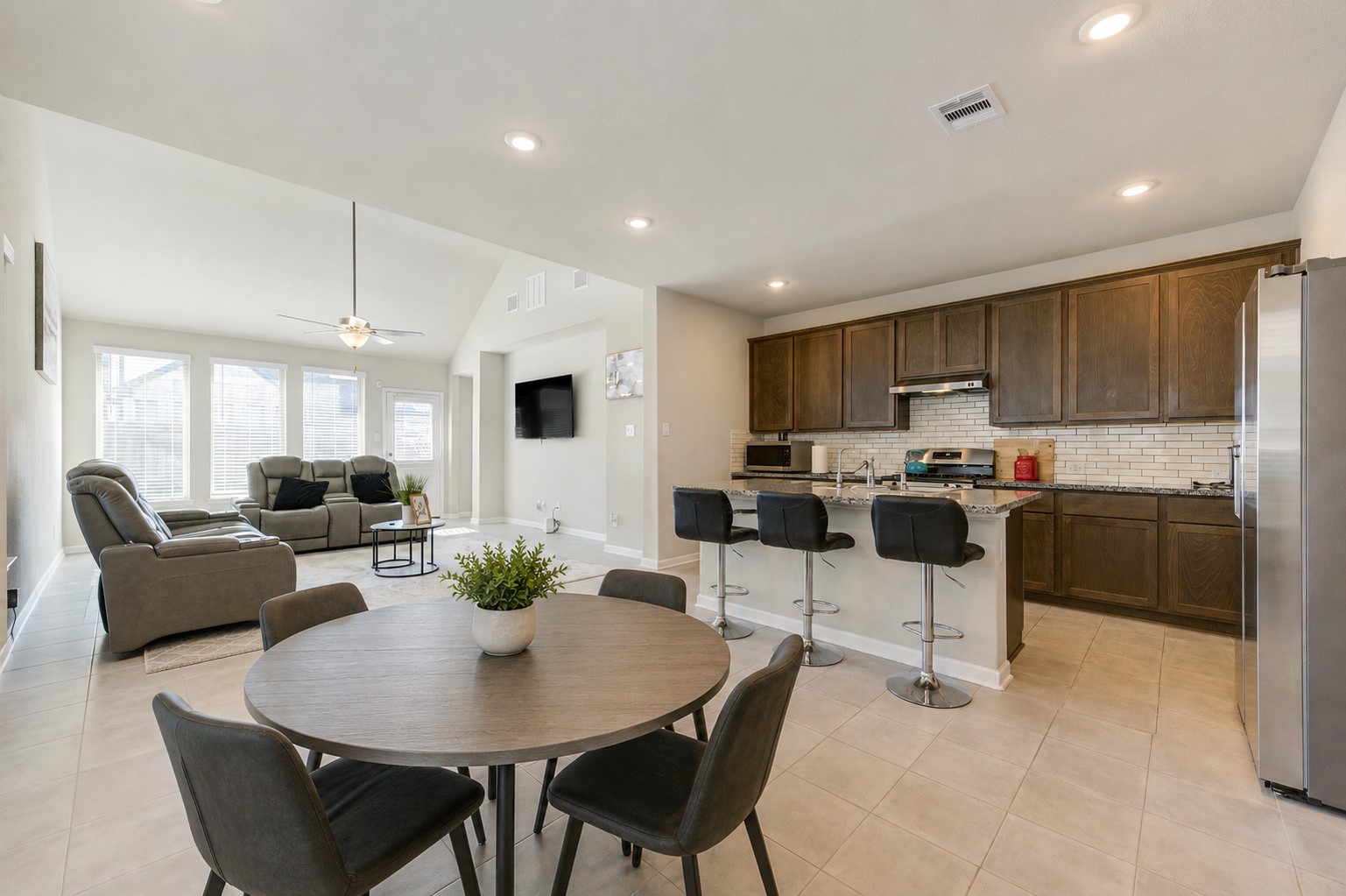20522 Laila Manor Lane Property Photo 6
