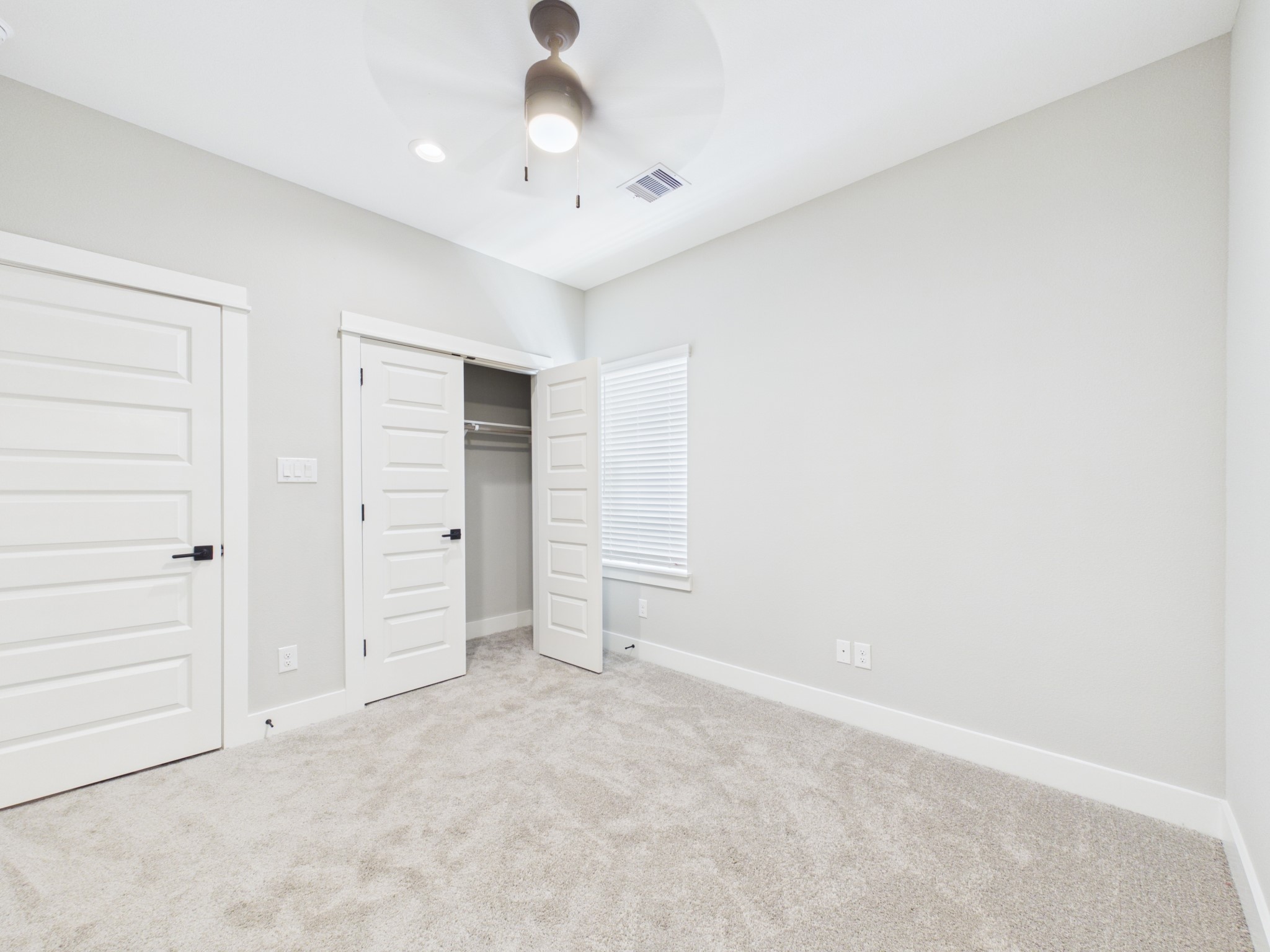 812 Thornton Road D Property Photo 5