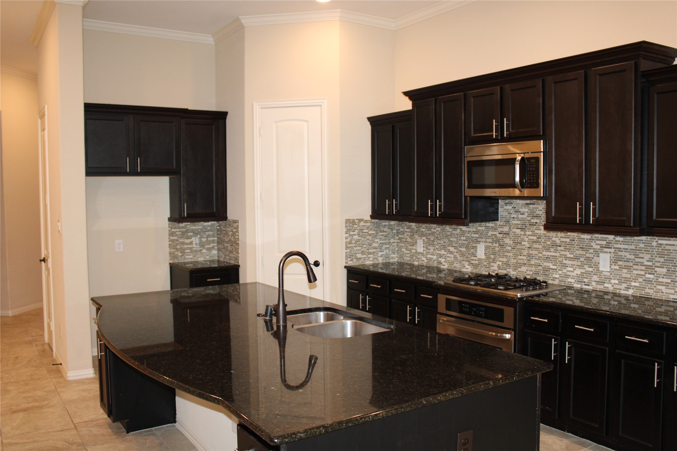 21911 Avalon Queen Drive Property Photo 4