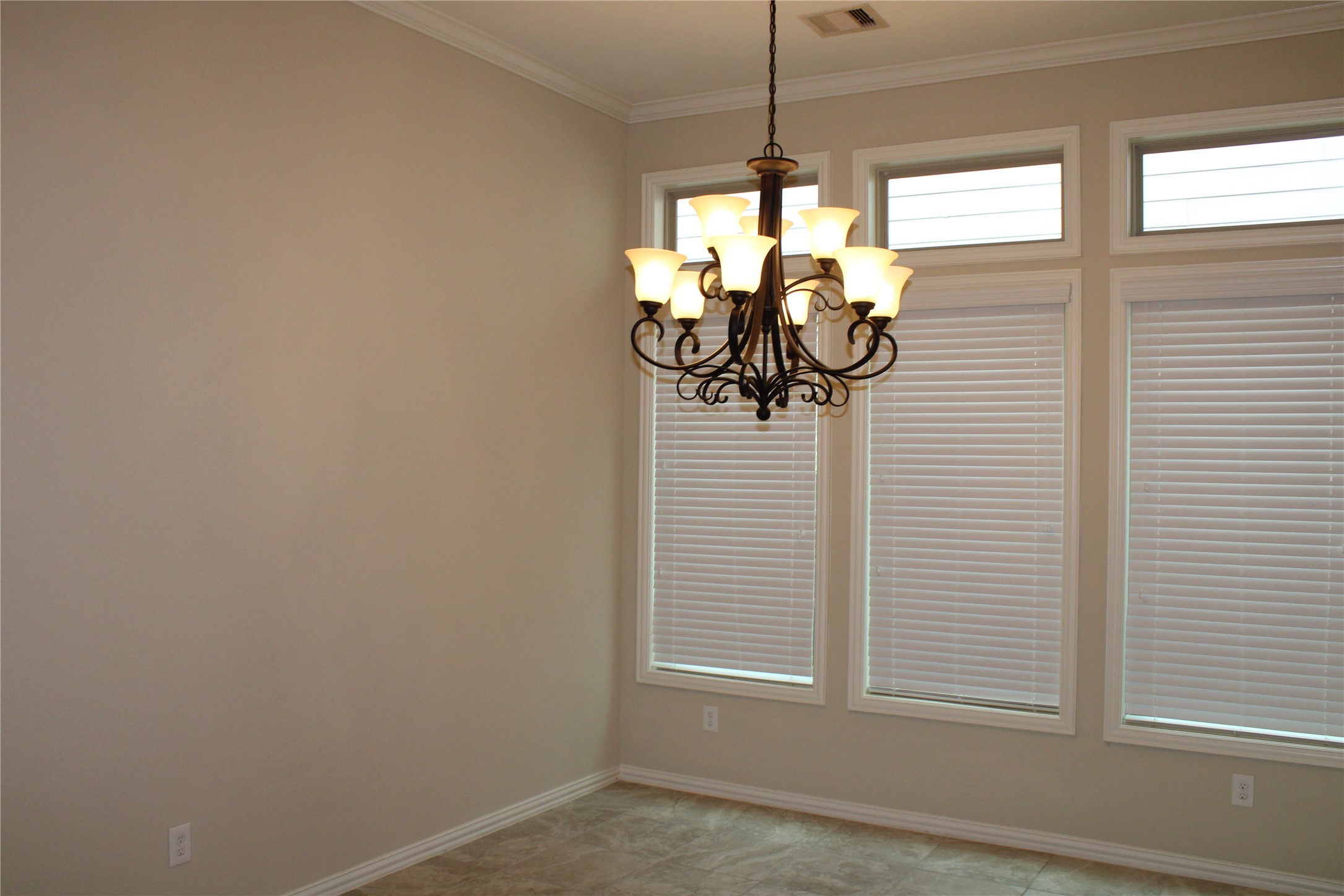 21911 Avalon Queen Drive Property Photo 5