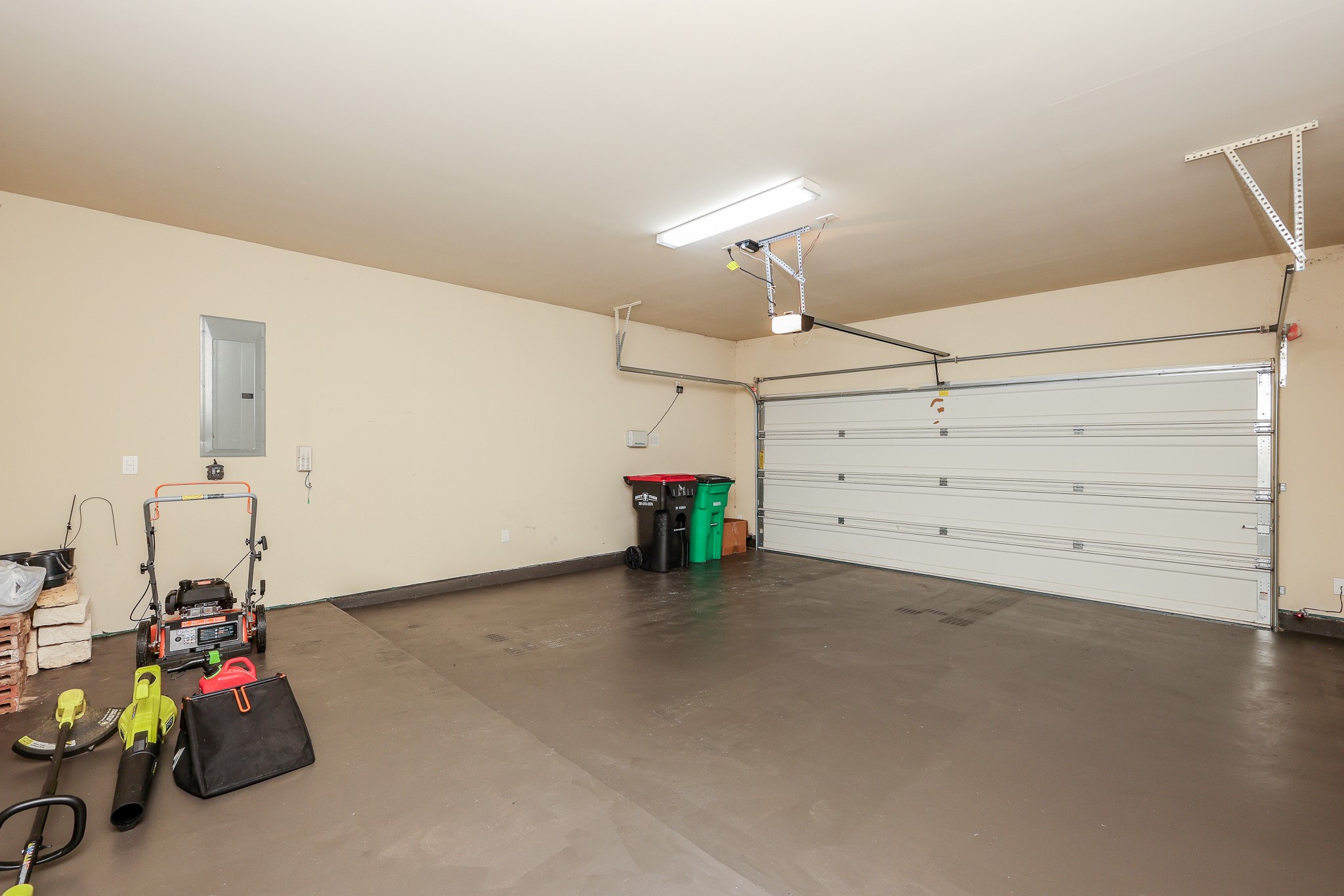 21911 Avalon Queen Drive Property Photo 18